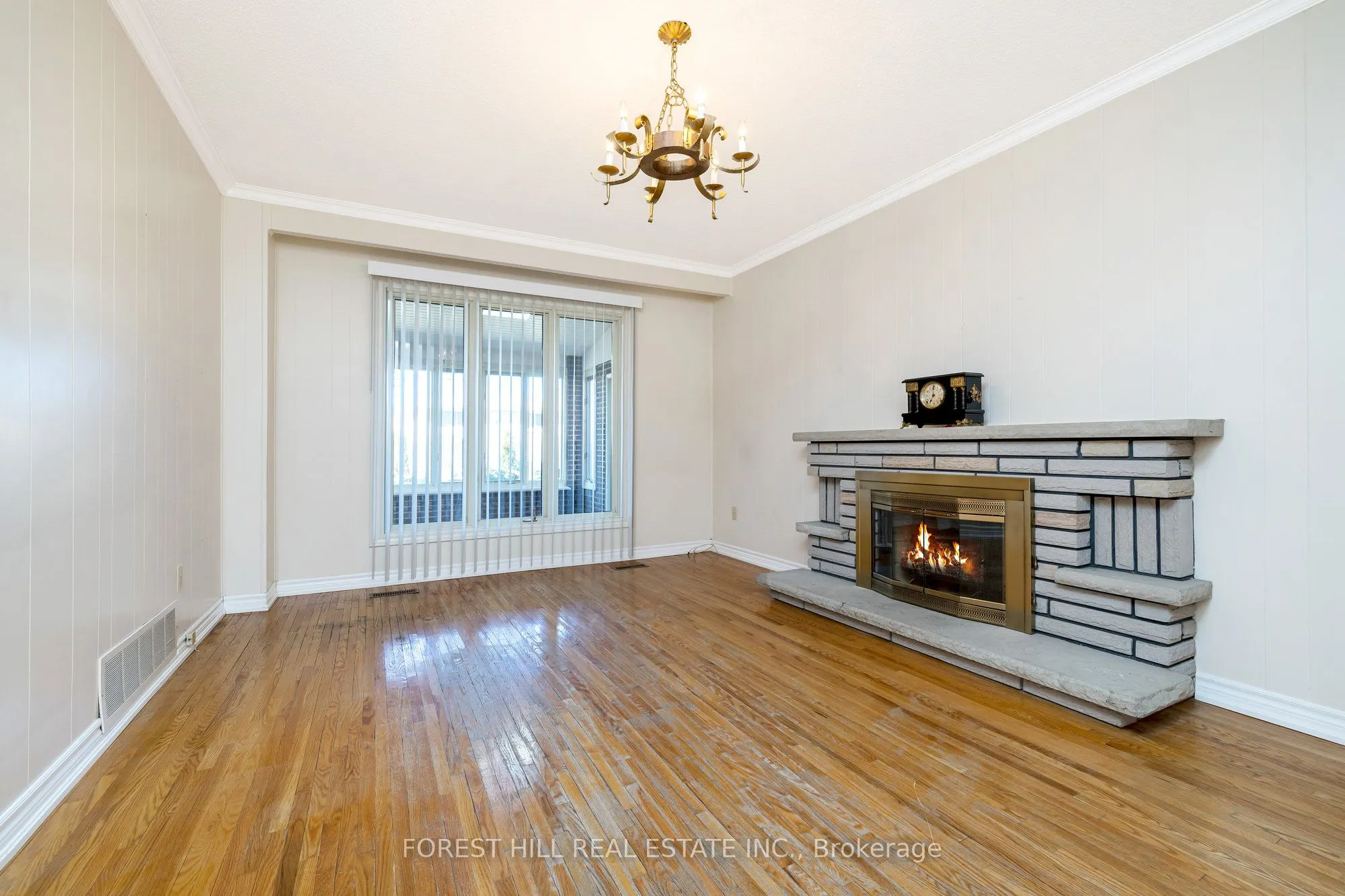 3441 Charmaine Heights