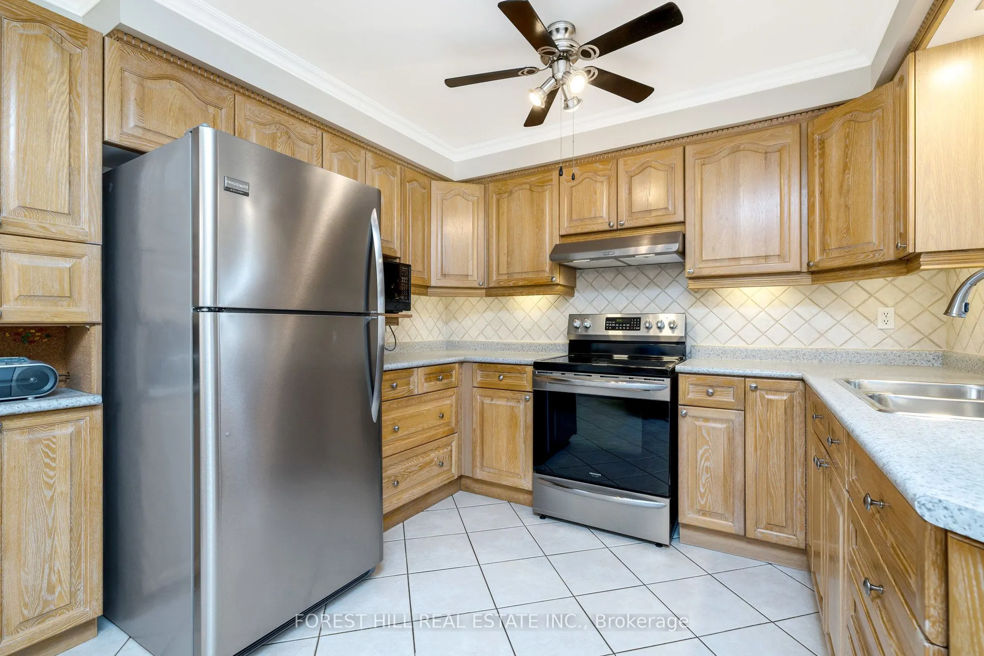 3441 Charmaine Heights