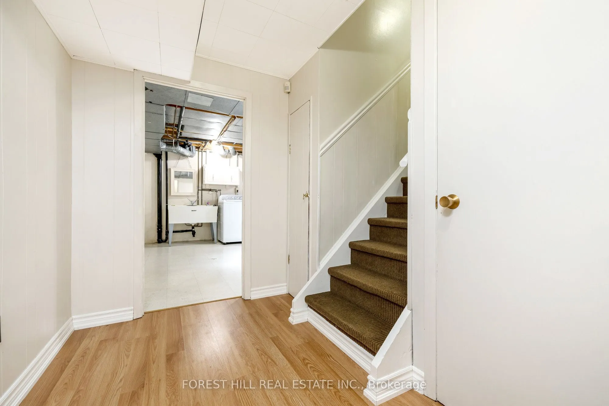 3441 Charmaine Heights
