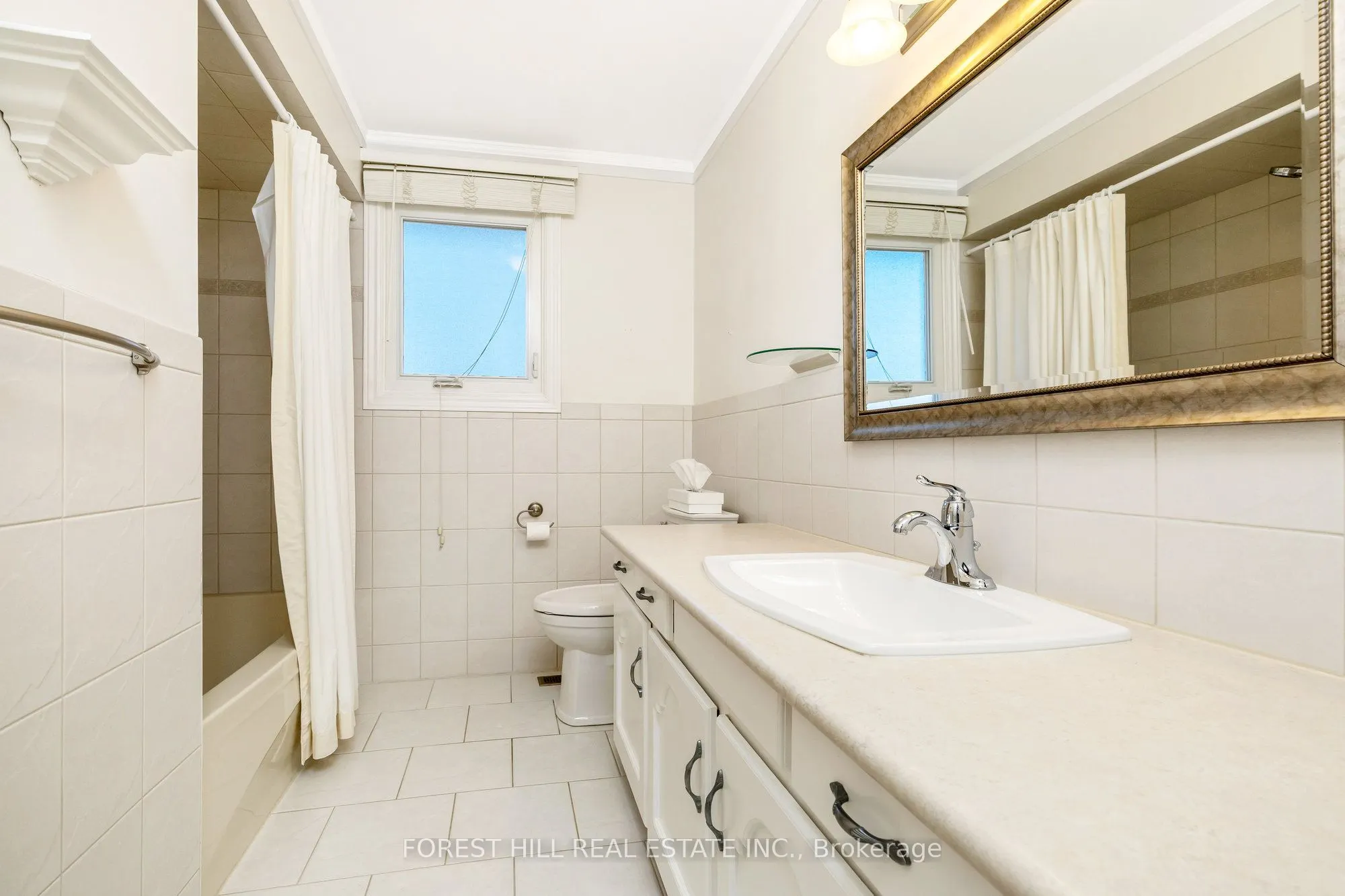 3441 Charmaine Heights