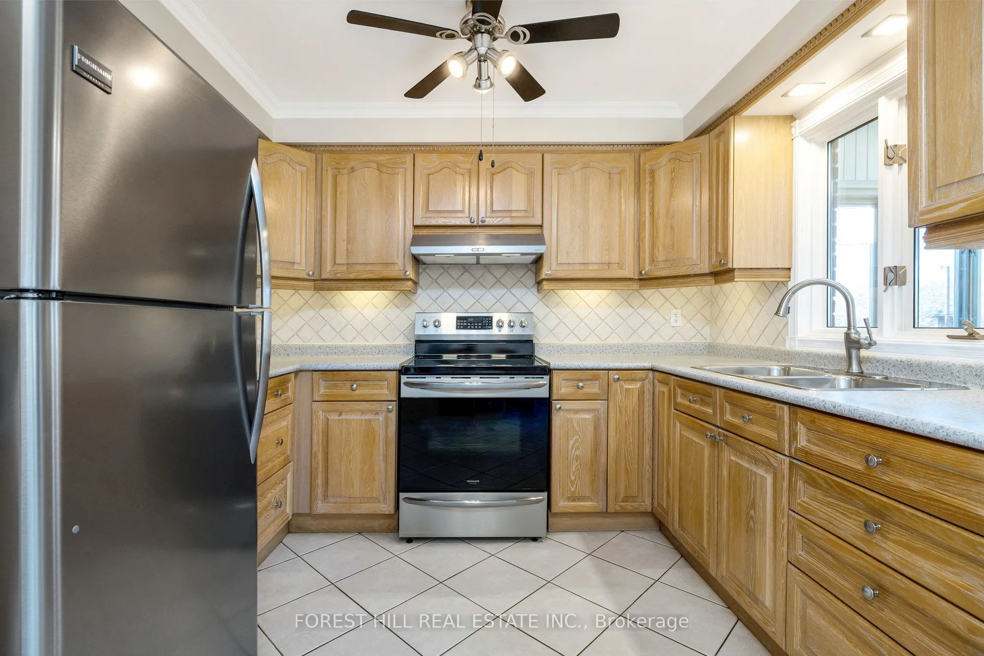3441 Charmaine Heights