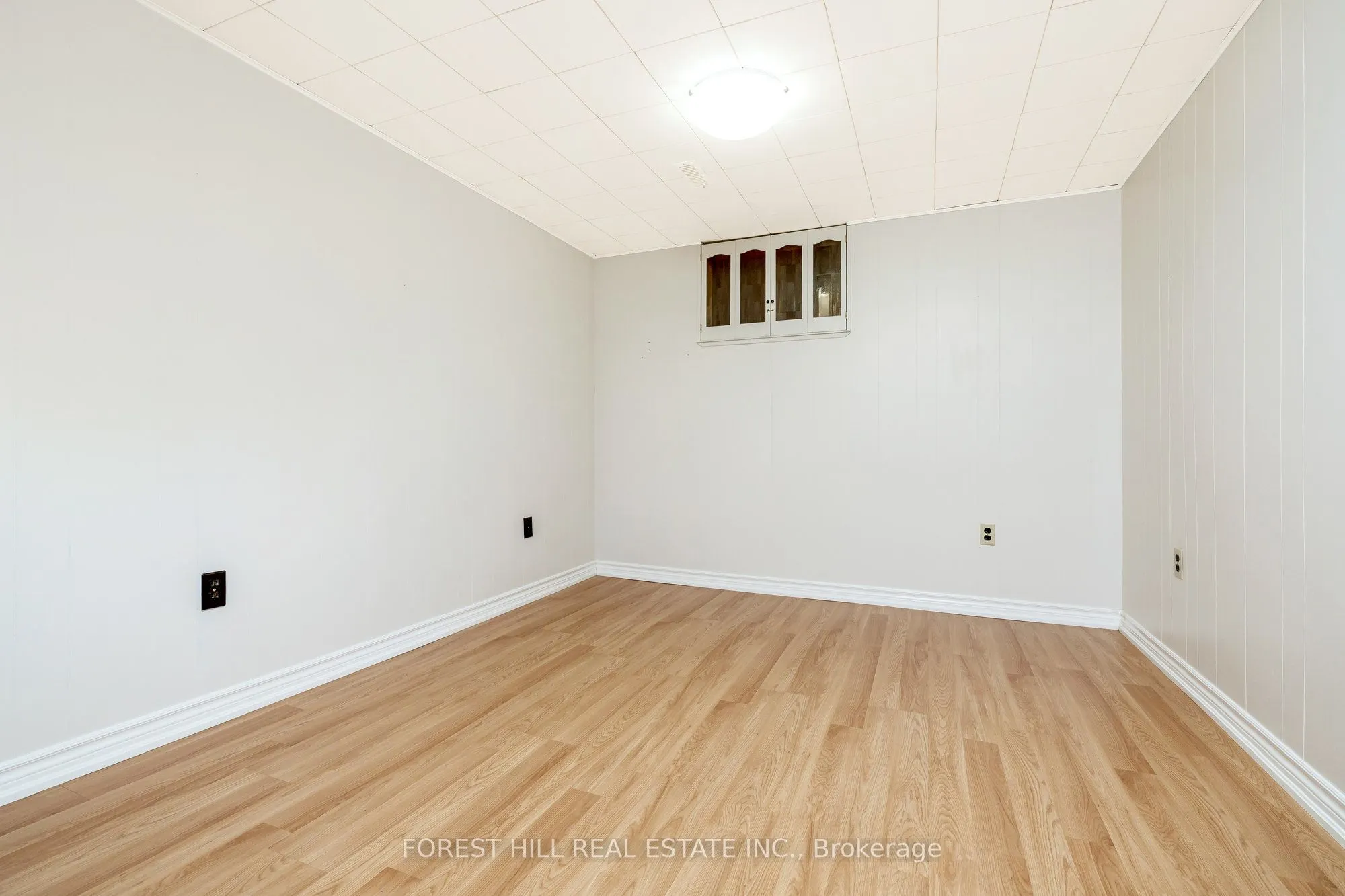 3441 Charmaine Heights