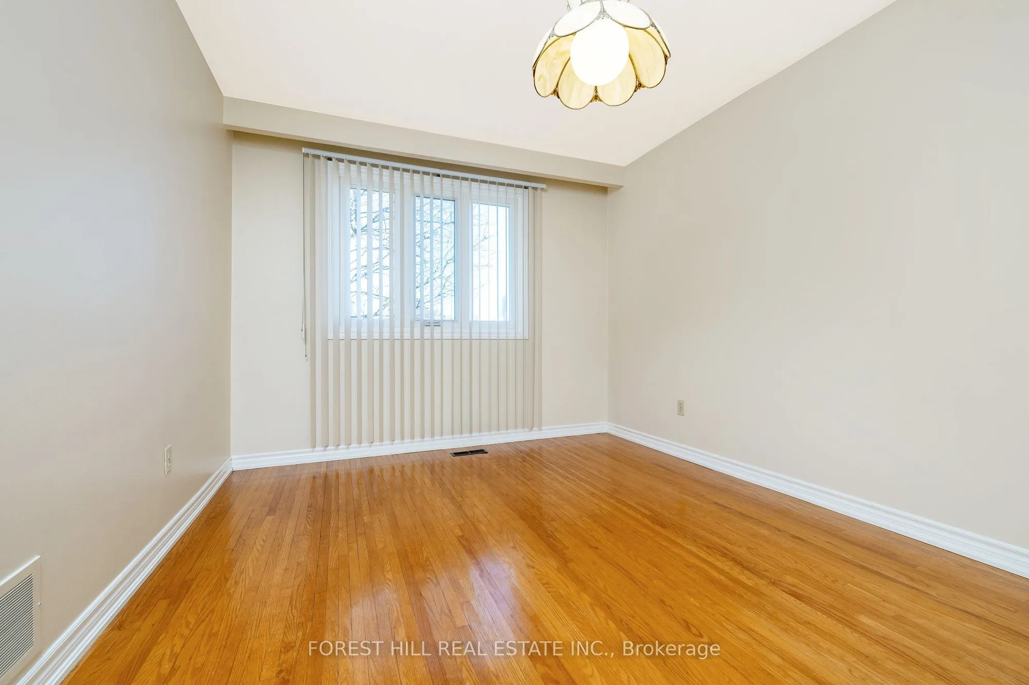 3441 Charmaine Heights