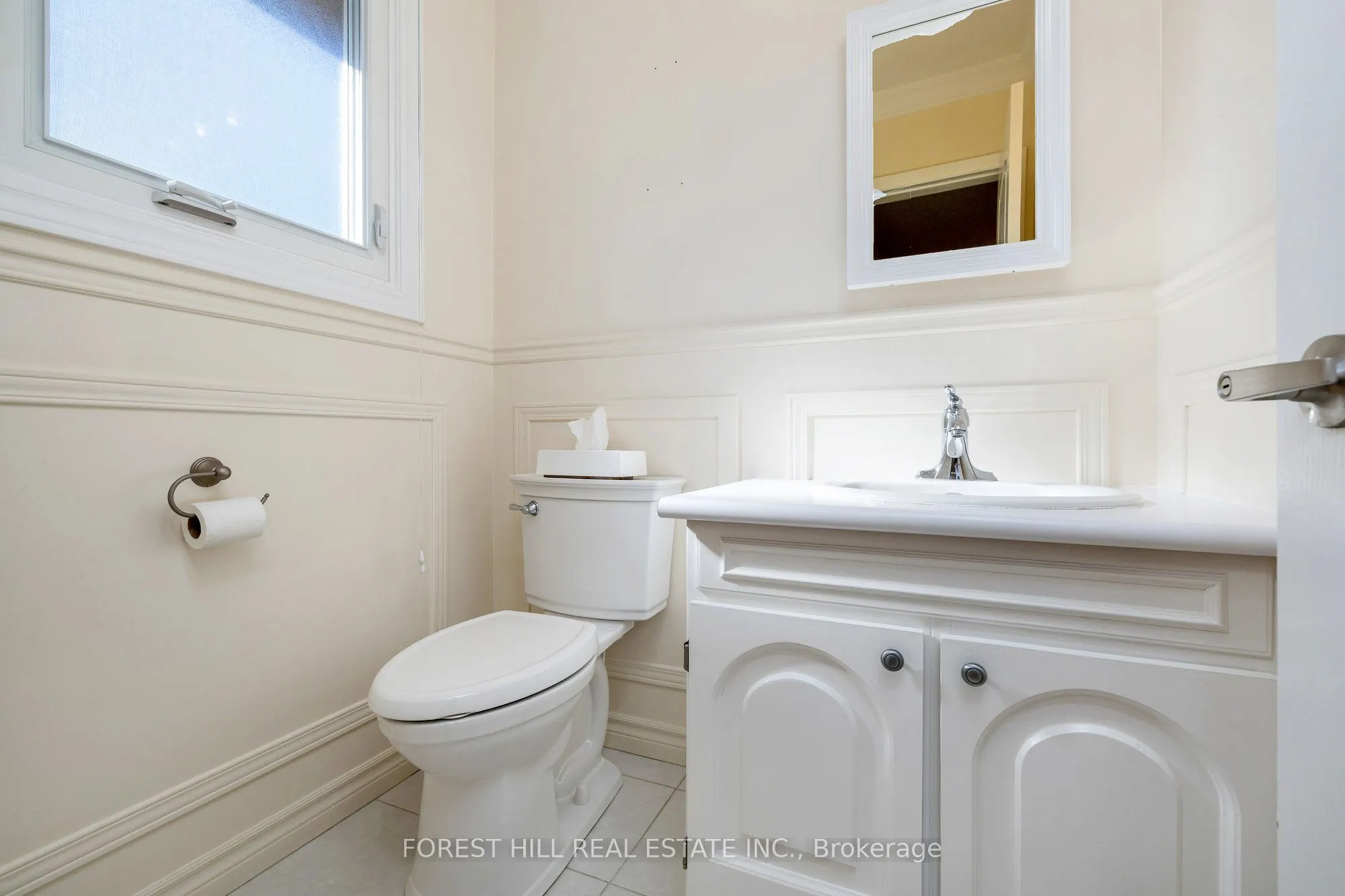 3441 Charmaine Heights