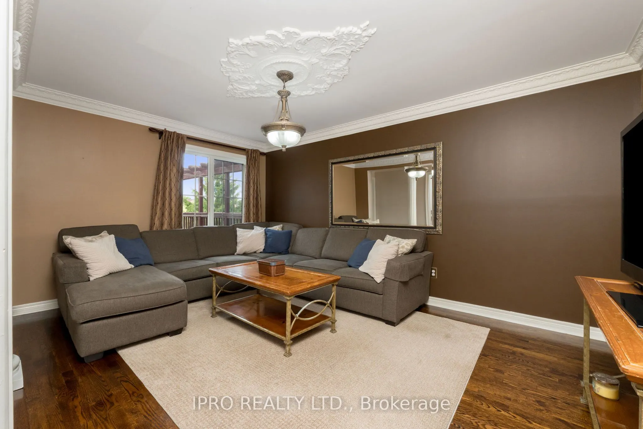 14 Porchlight Road