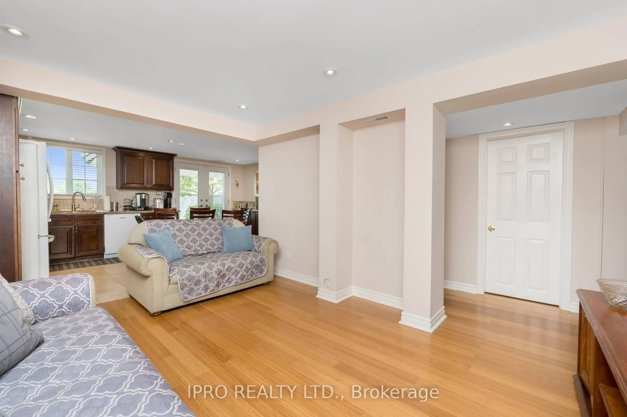14 Porchlight Road