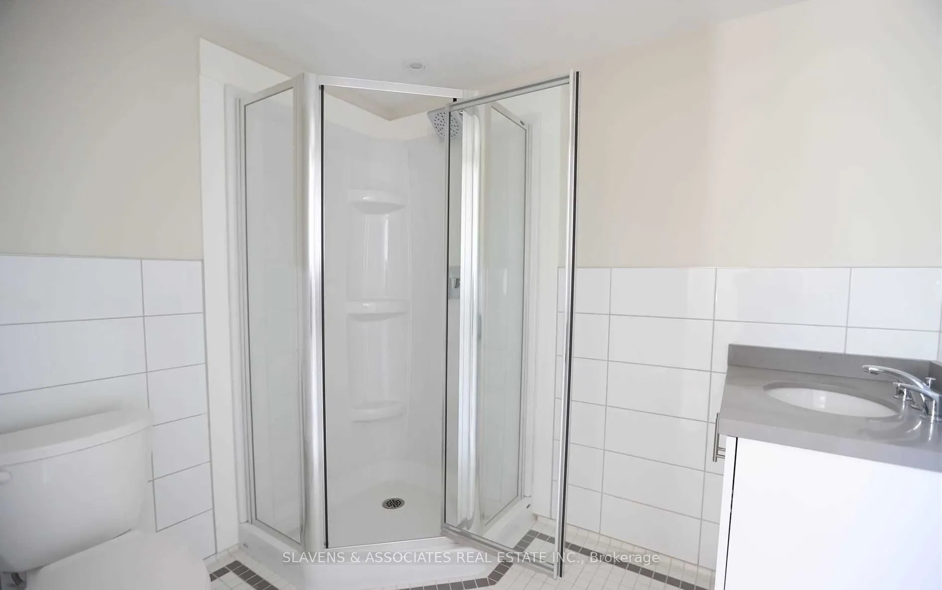 1012 Bloor Street W, #203