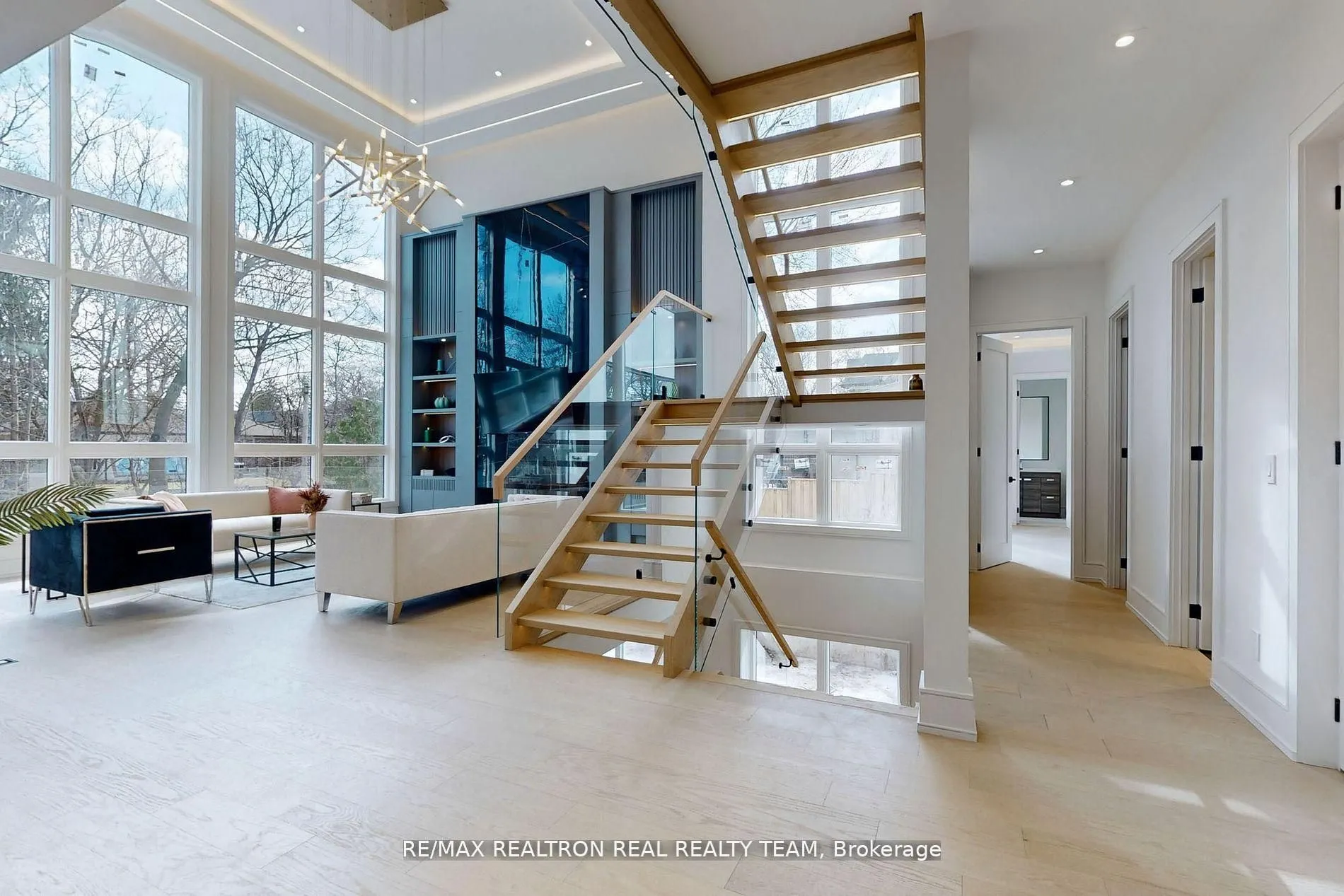 1362 Sedgewick Crescent