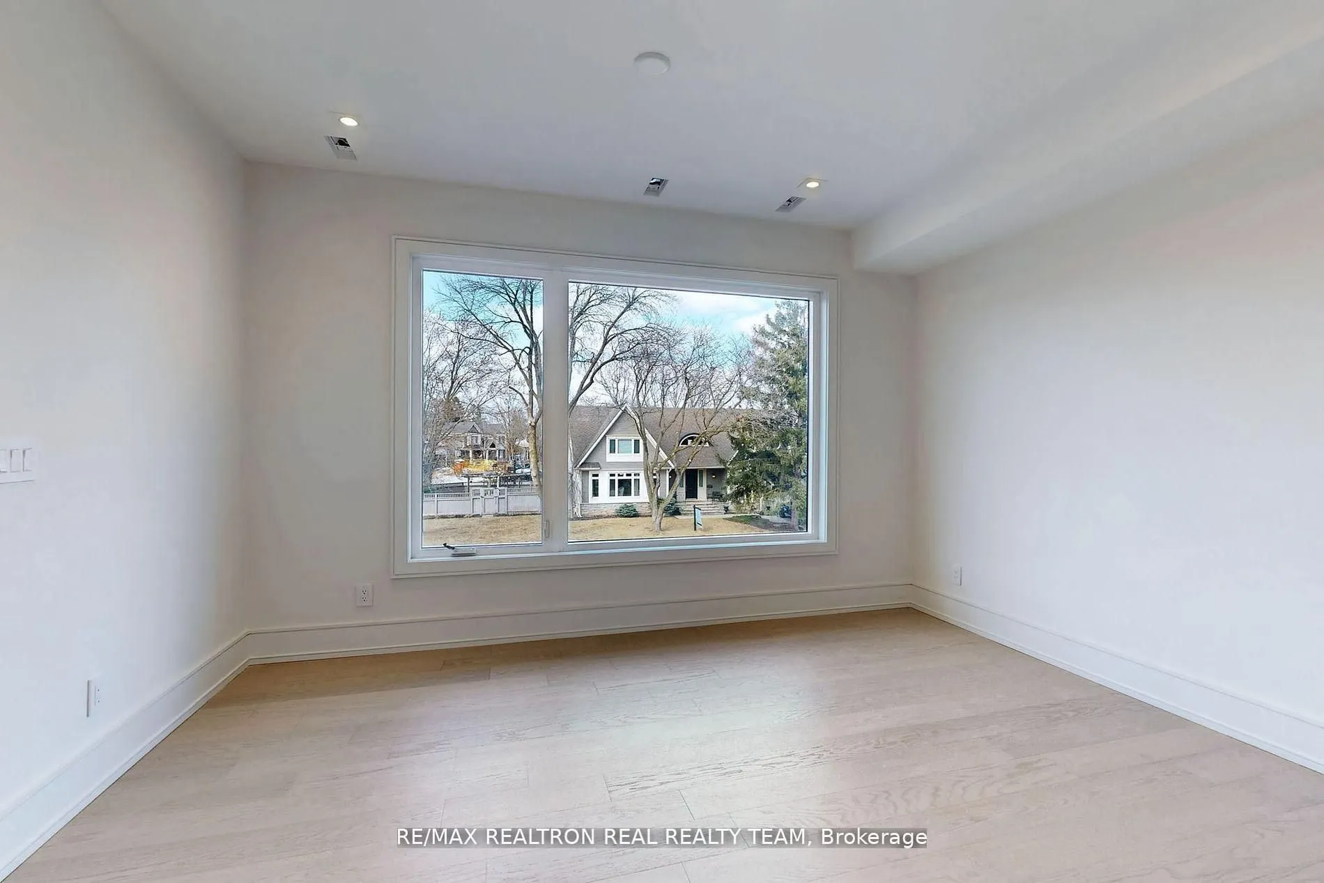 1362 Sedgewick Crescent