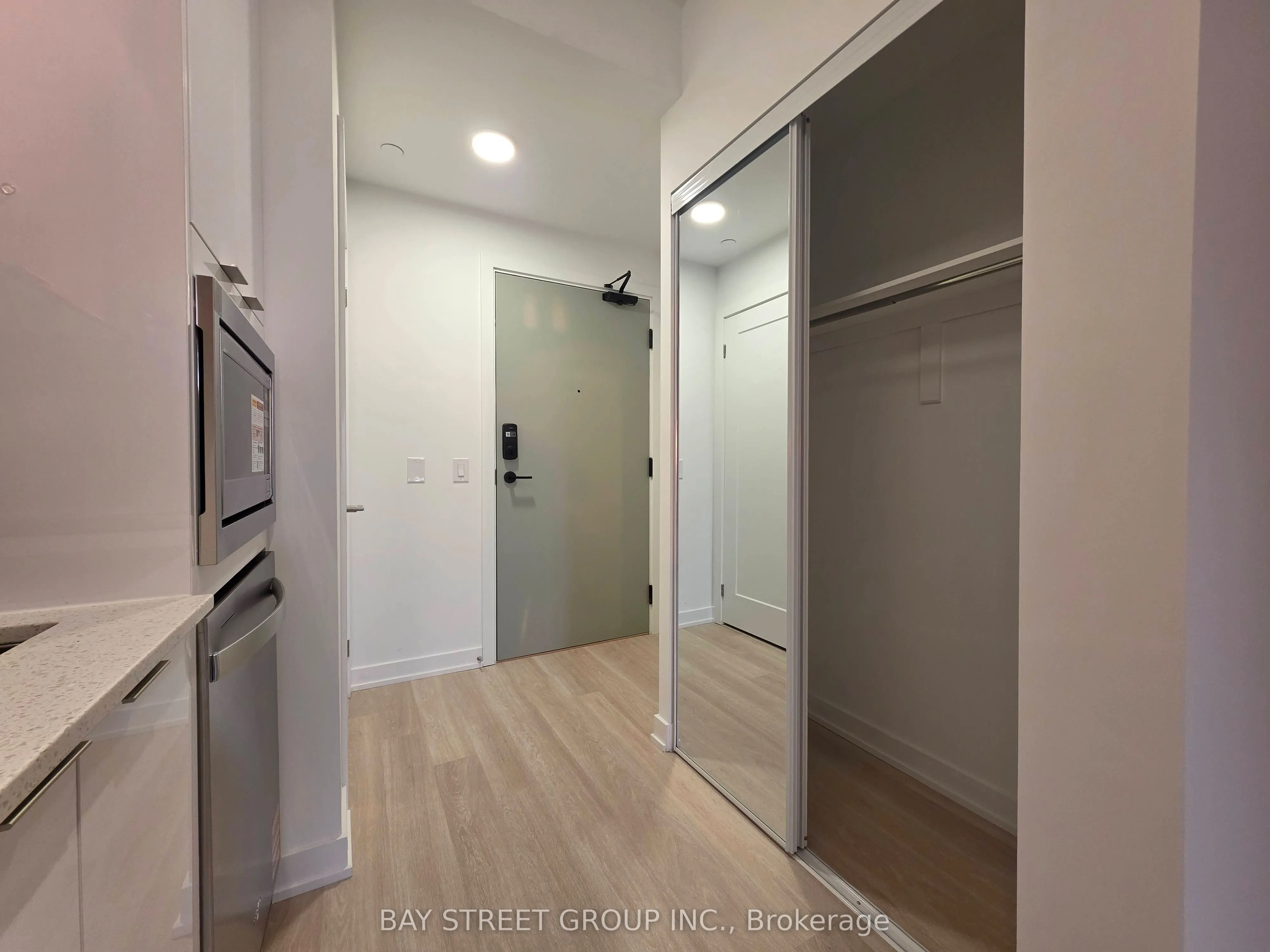 5105 Hurontario Street, #2009