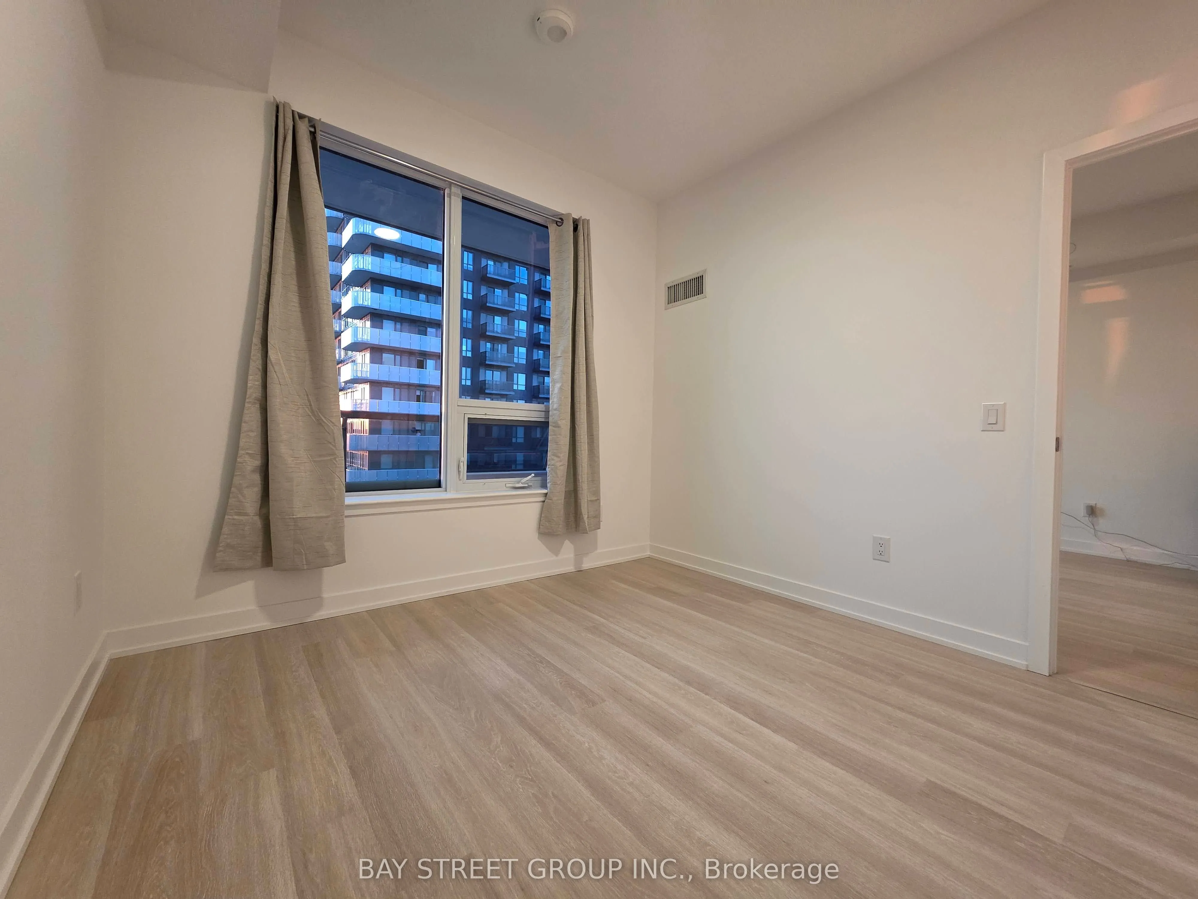 5105 Hurontario Street, #2009