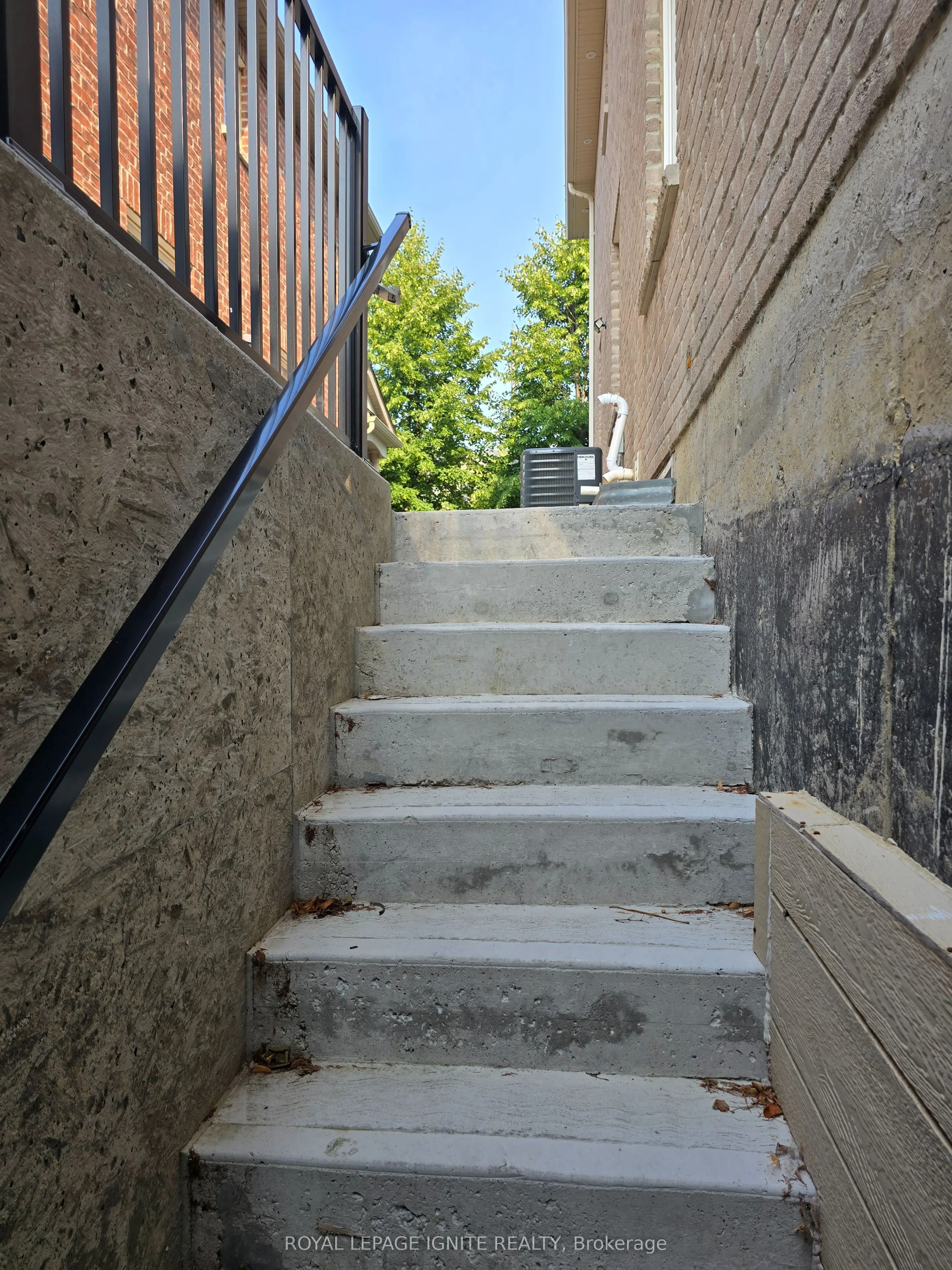 7 Twistleton Street, #Bsmt