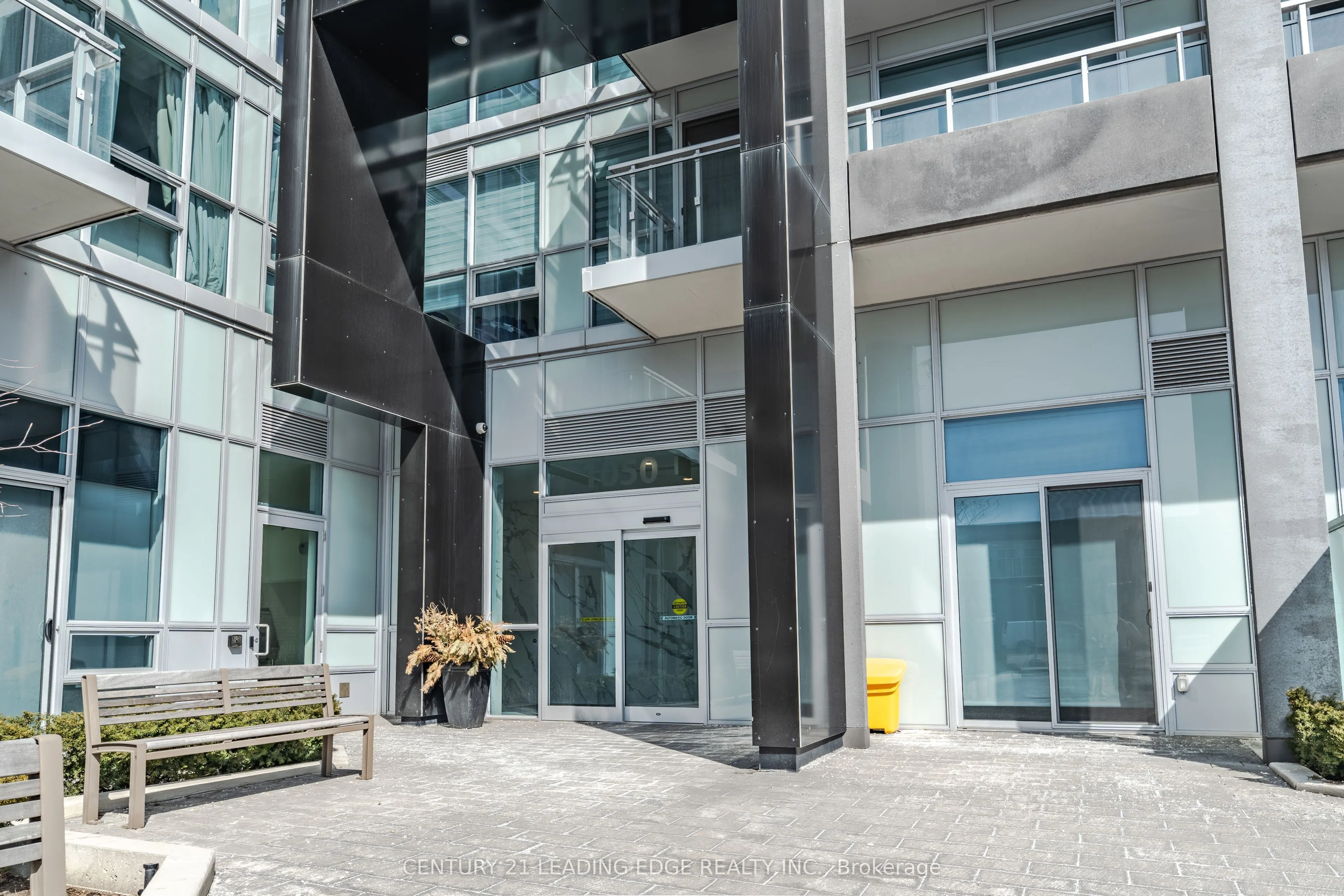 1050 MAIN Street E, #610
