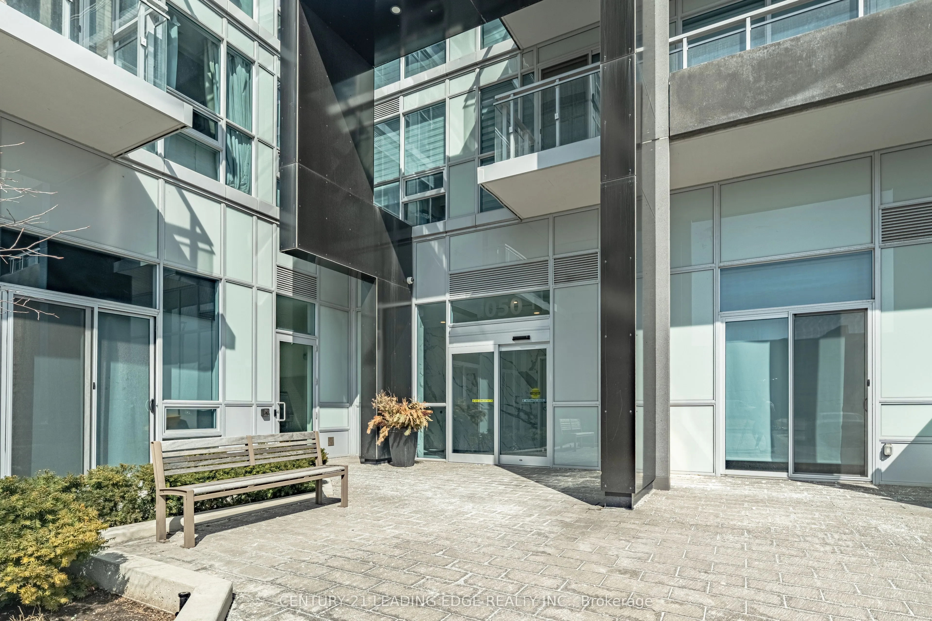 1050 MAIN Street E, #610