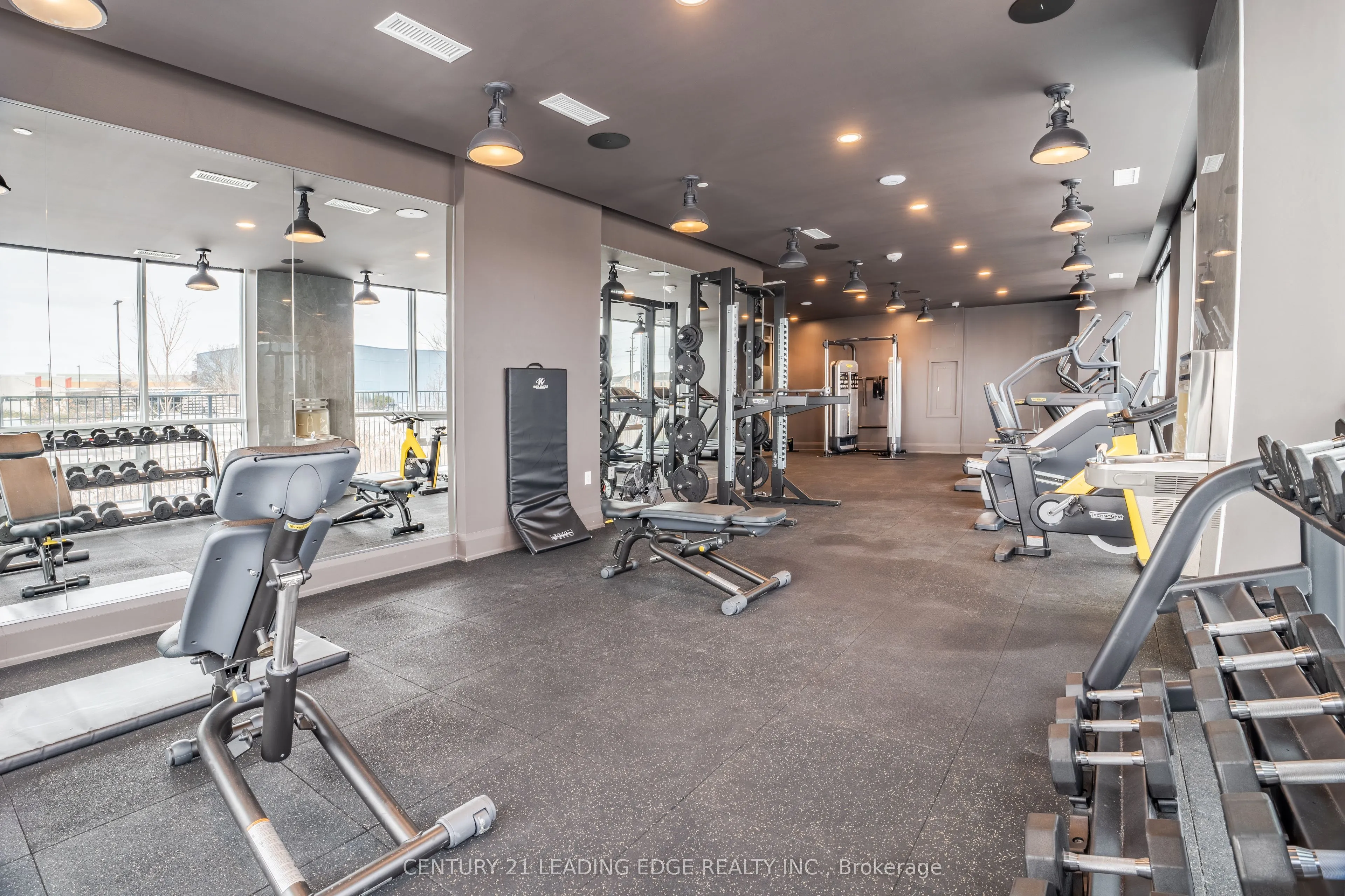 1050 MAIN Street E, #610