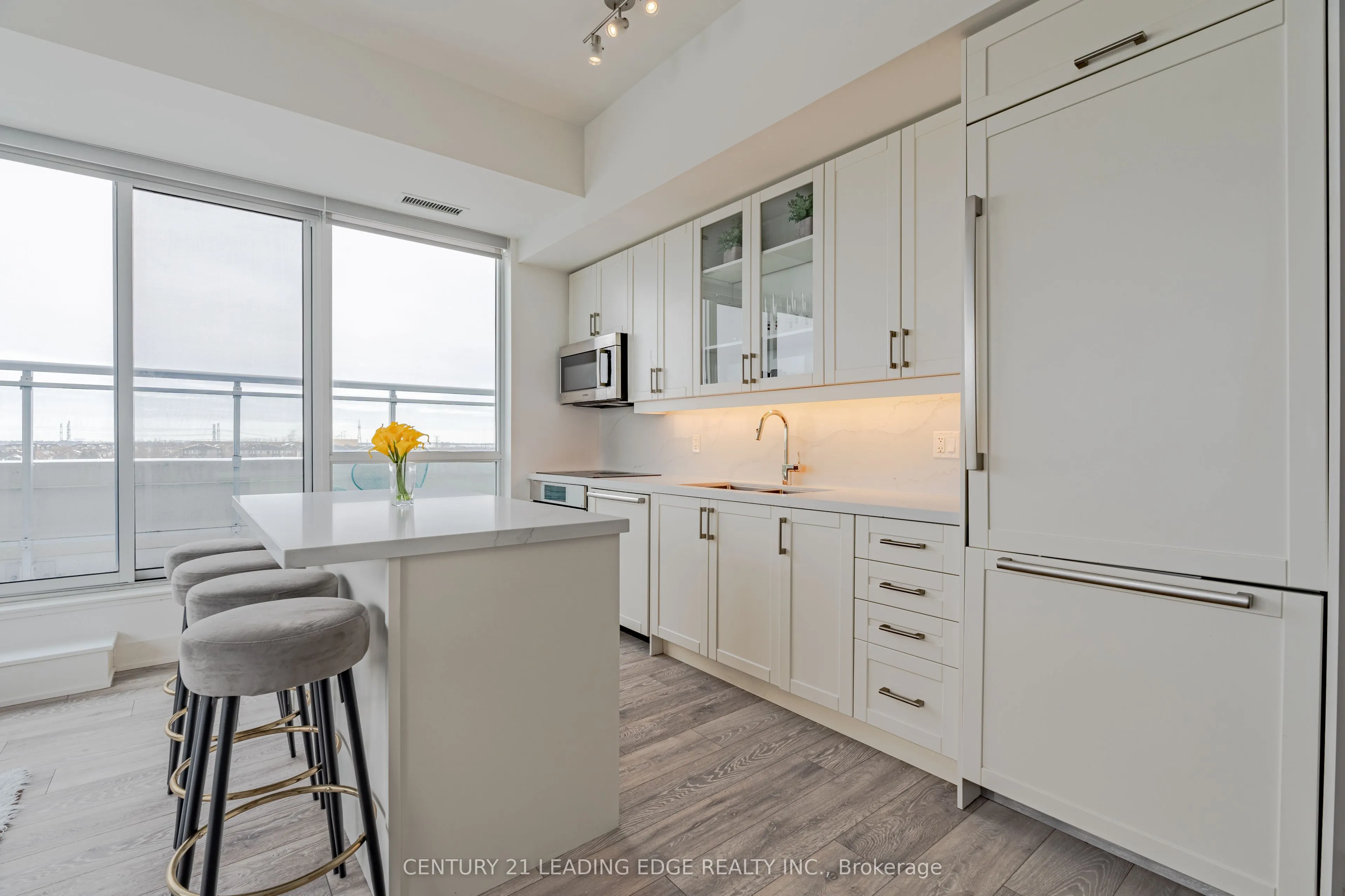 1050 MAIN Street E, #610