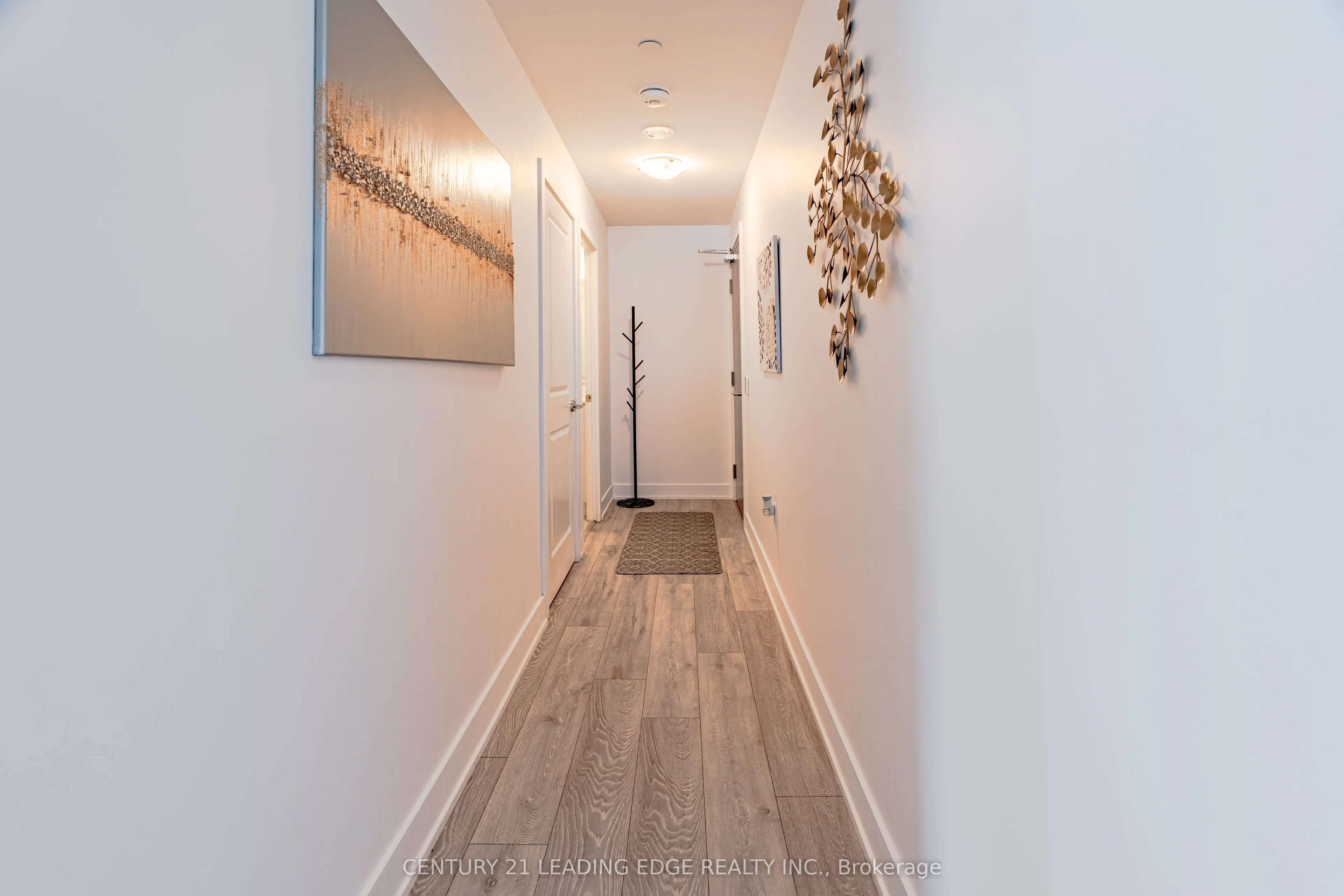 1050 MAIN Street E, #610