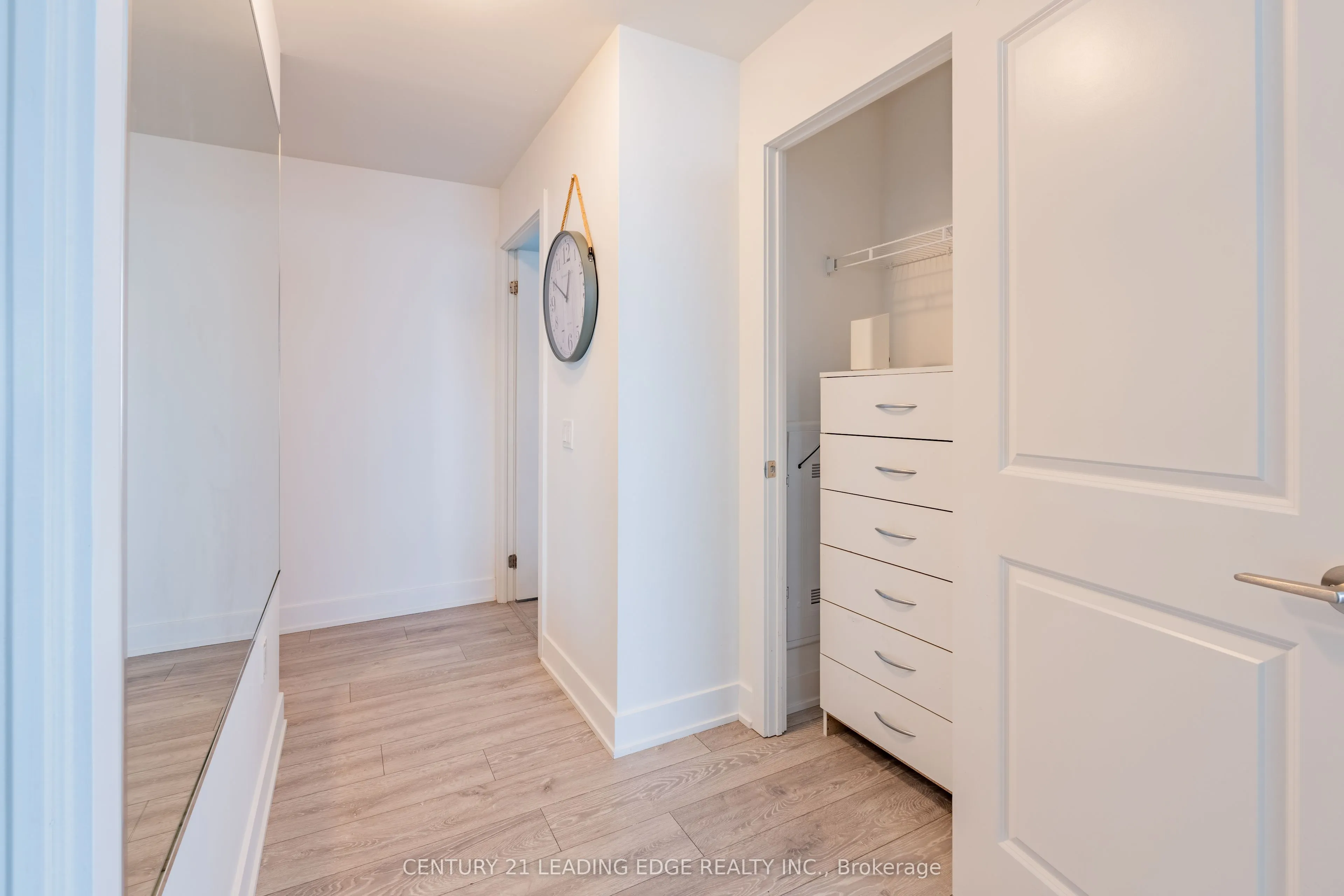 1050 MAIN Street E, #610
