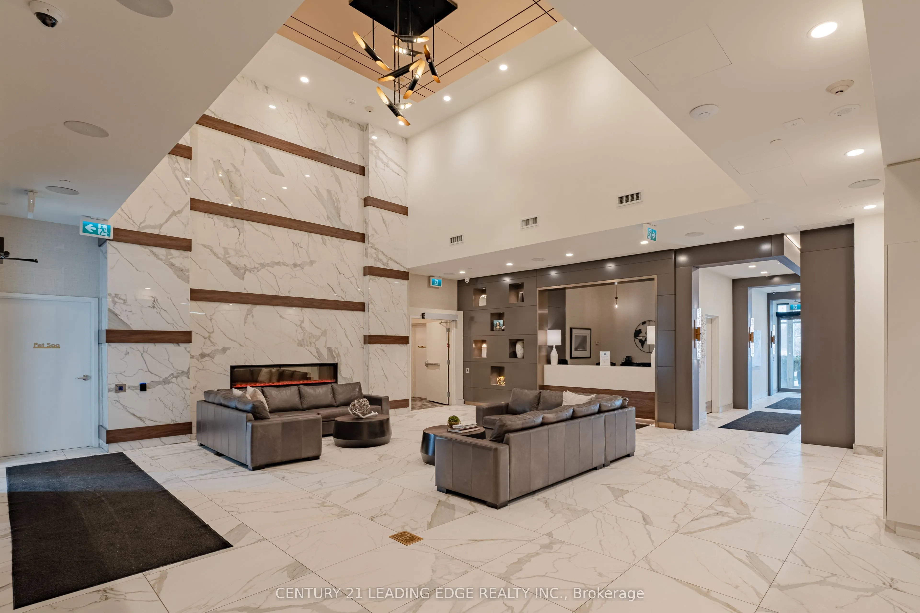 1050 MAIN Street E, #610