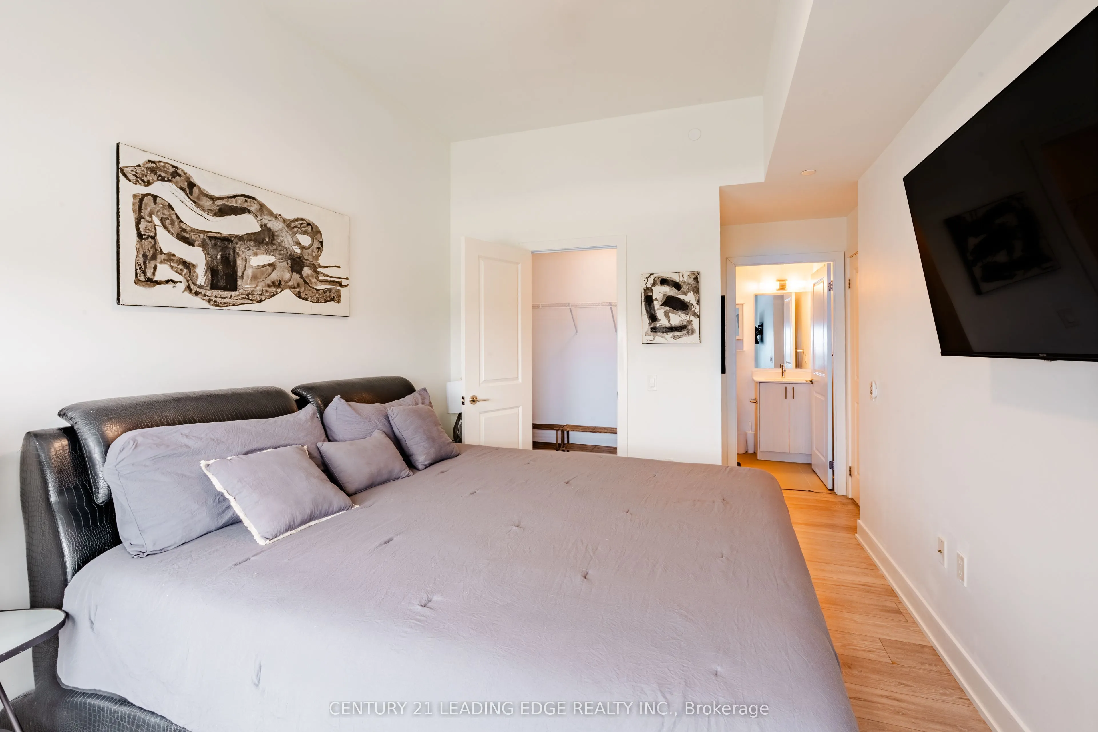 1050 MAIN Street E, #610