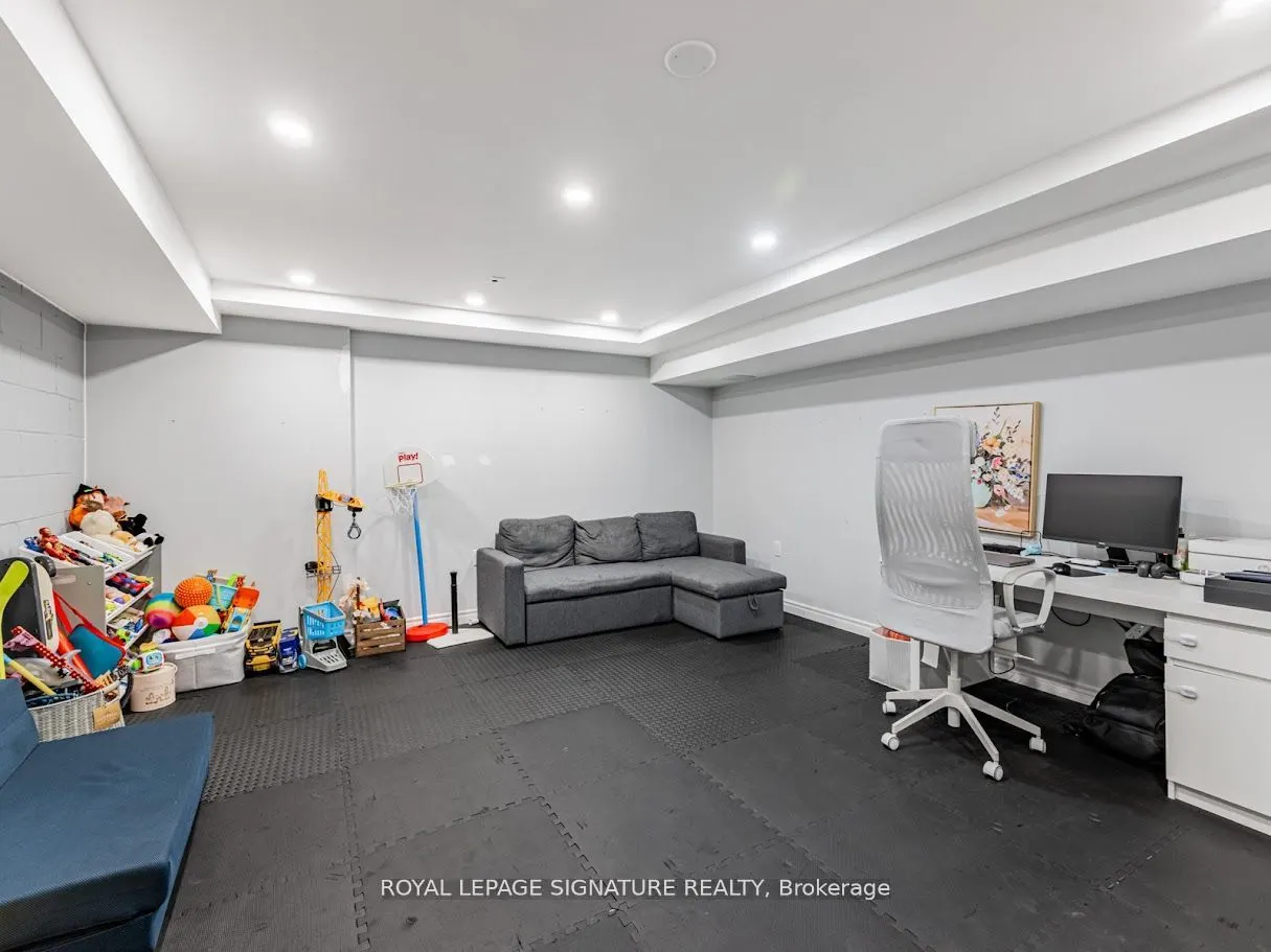 1211 Parkwest Place, #13