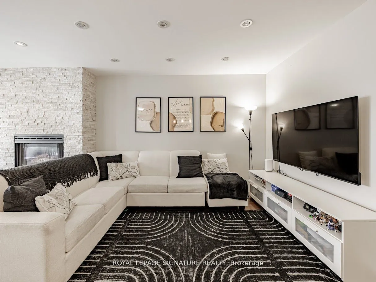 1211 Parkwest Place, #13