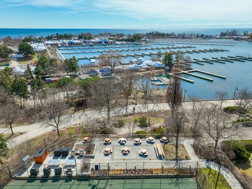 2261 Lake Shore Boulevard W, #220