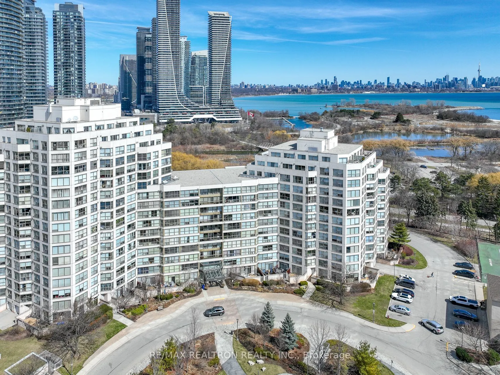 2261 Lake Shore Boulevard W, #220