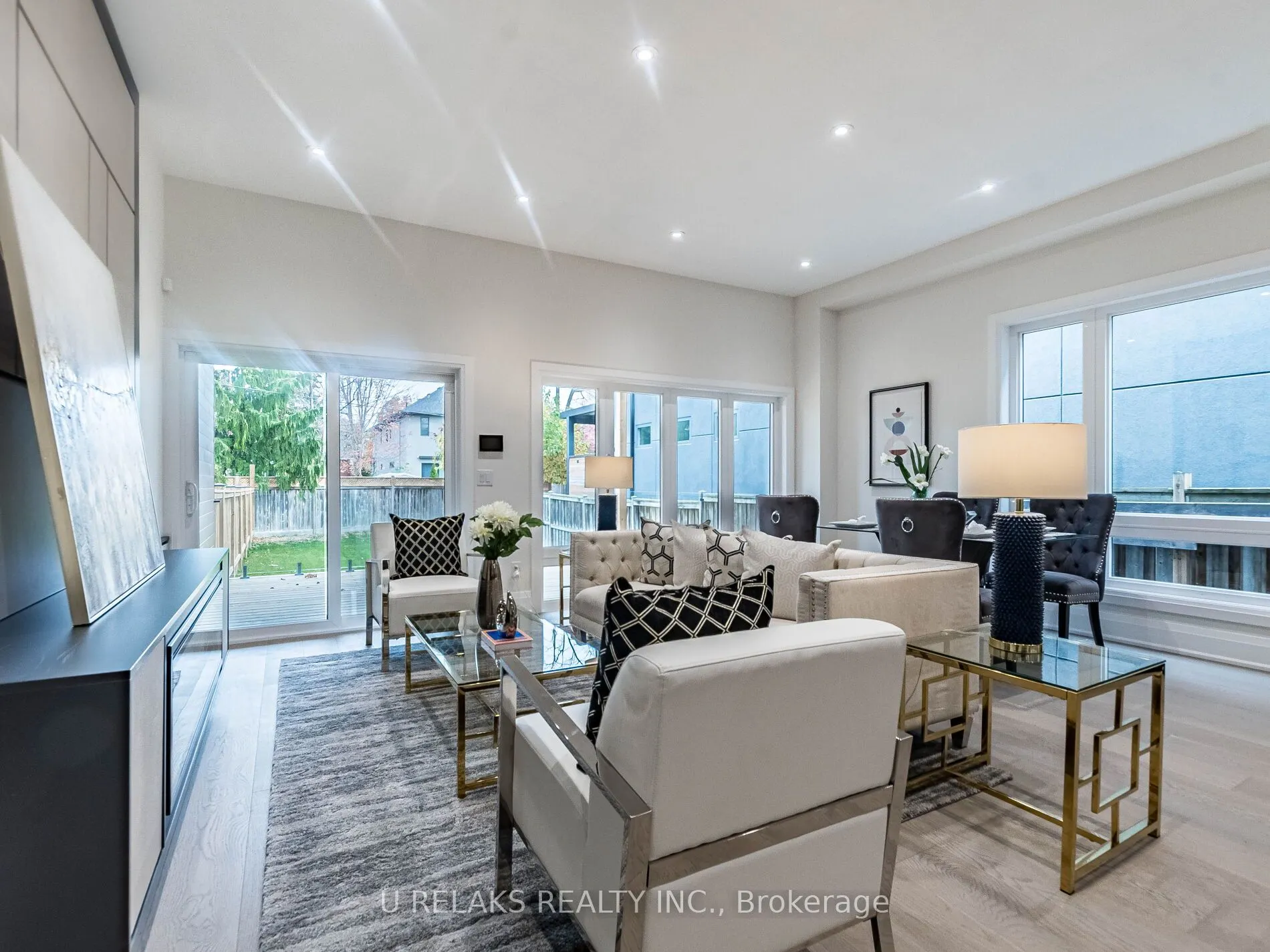 23A Maple Avenue N