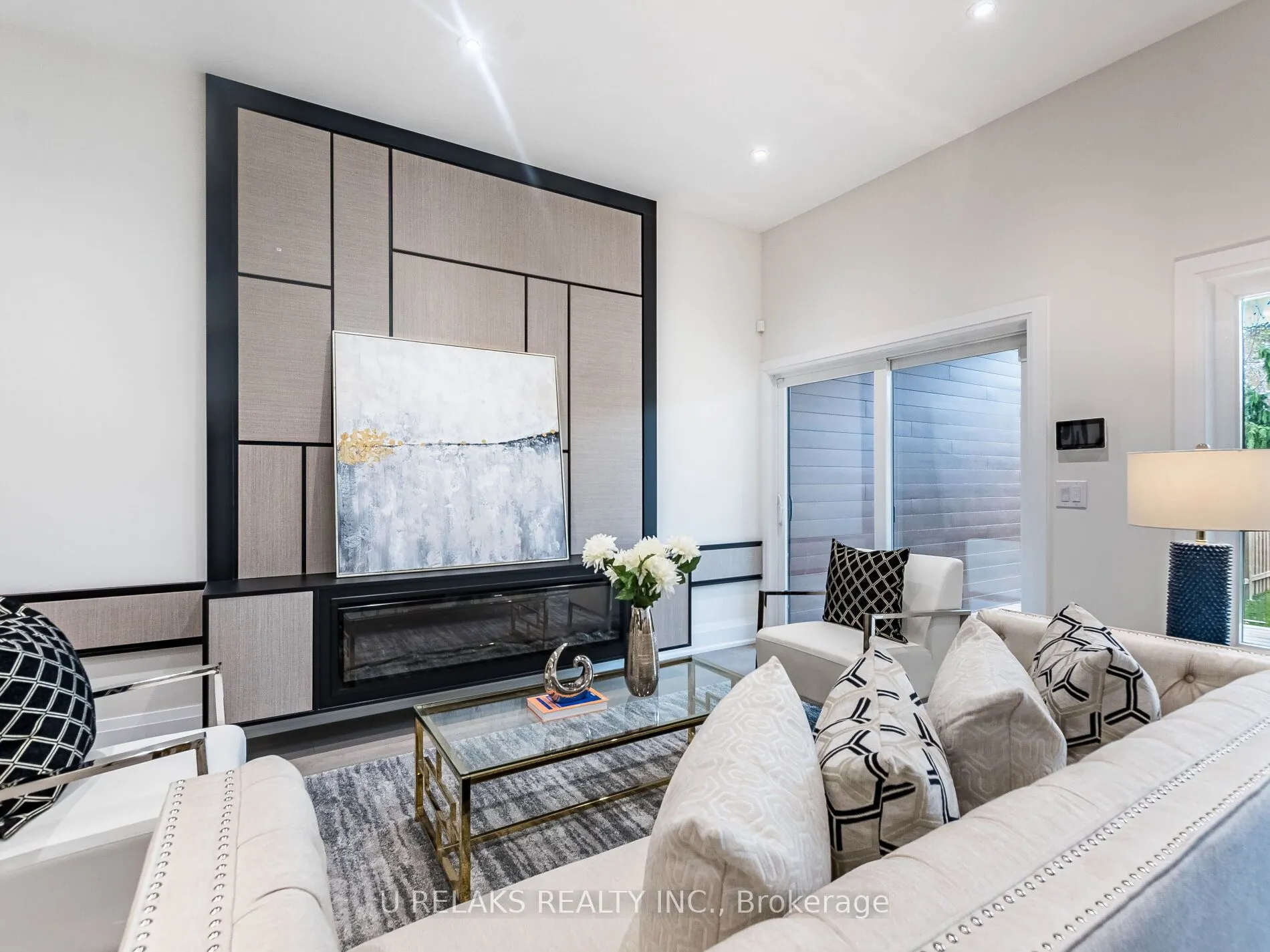 23A Maple Avenue N