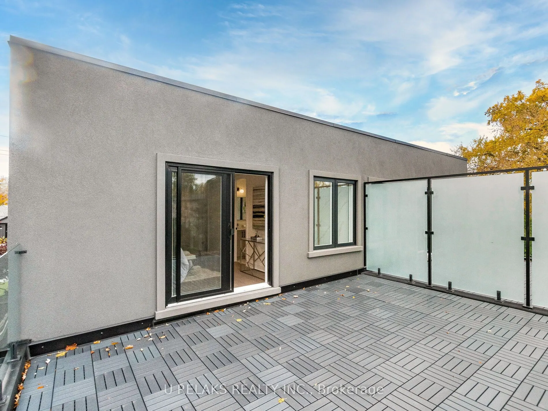 23A Maple Avenue N