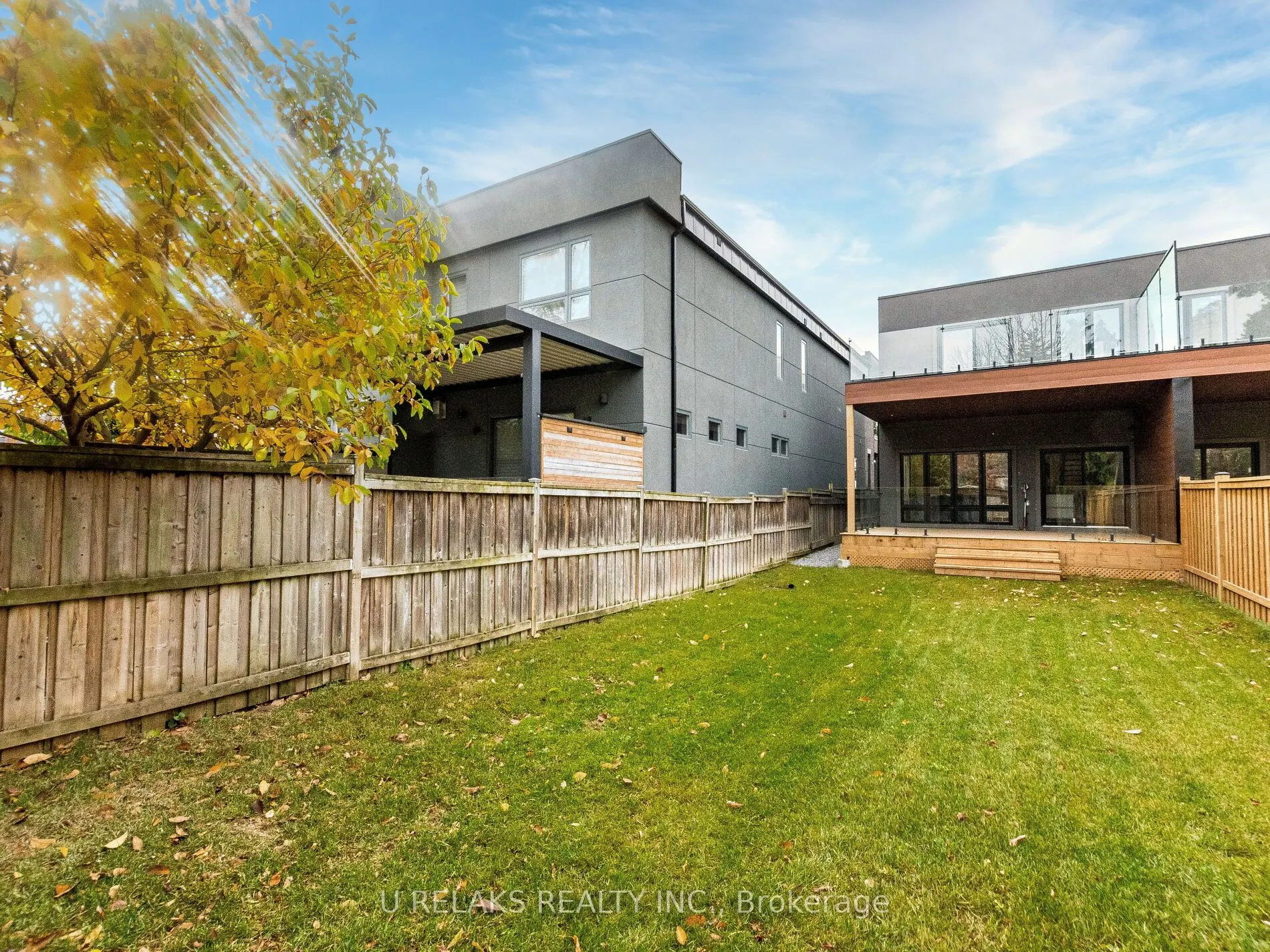 23A Maple Avenue N