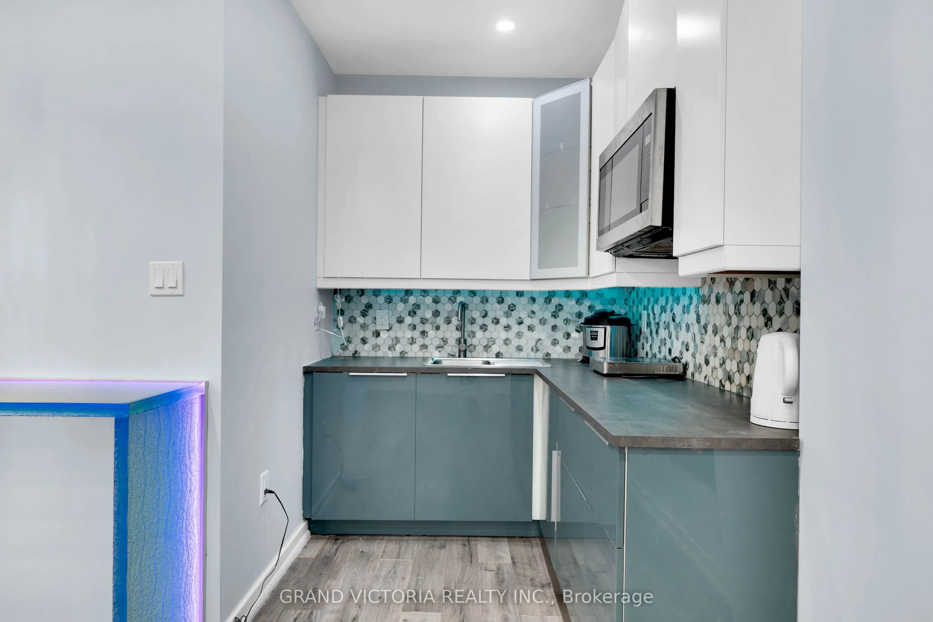 898 White Clover Way