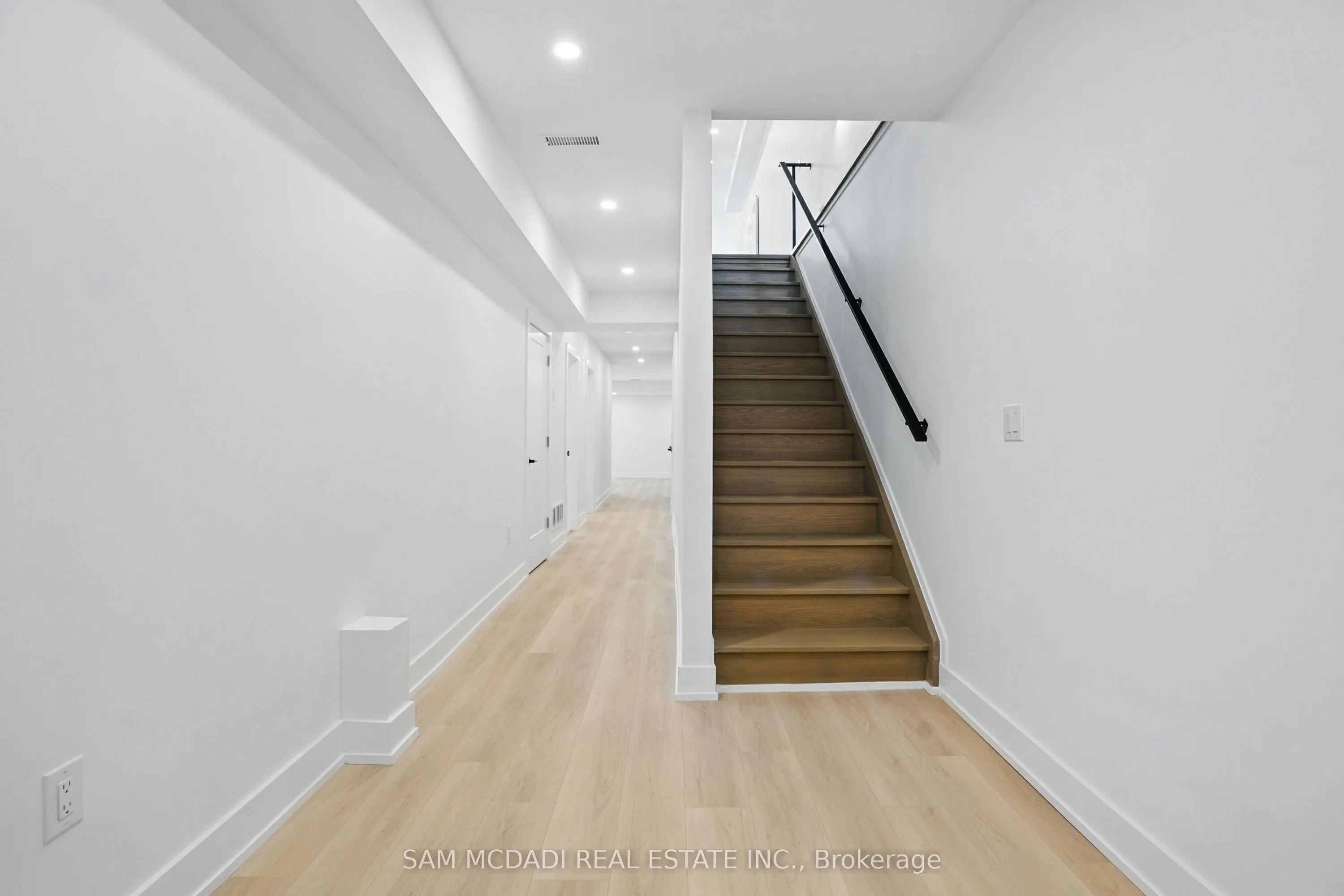 1039 Caven Street