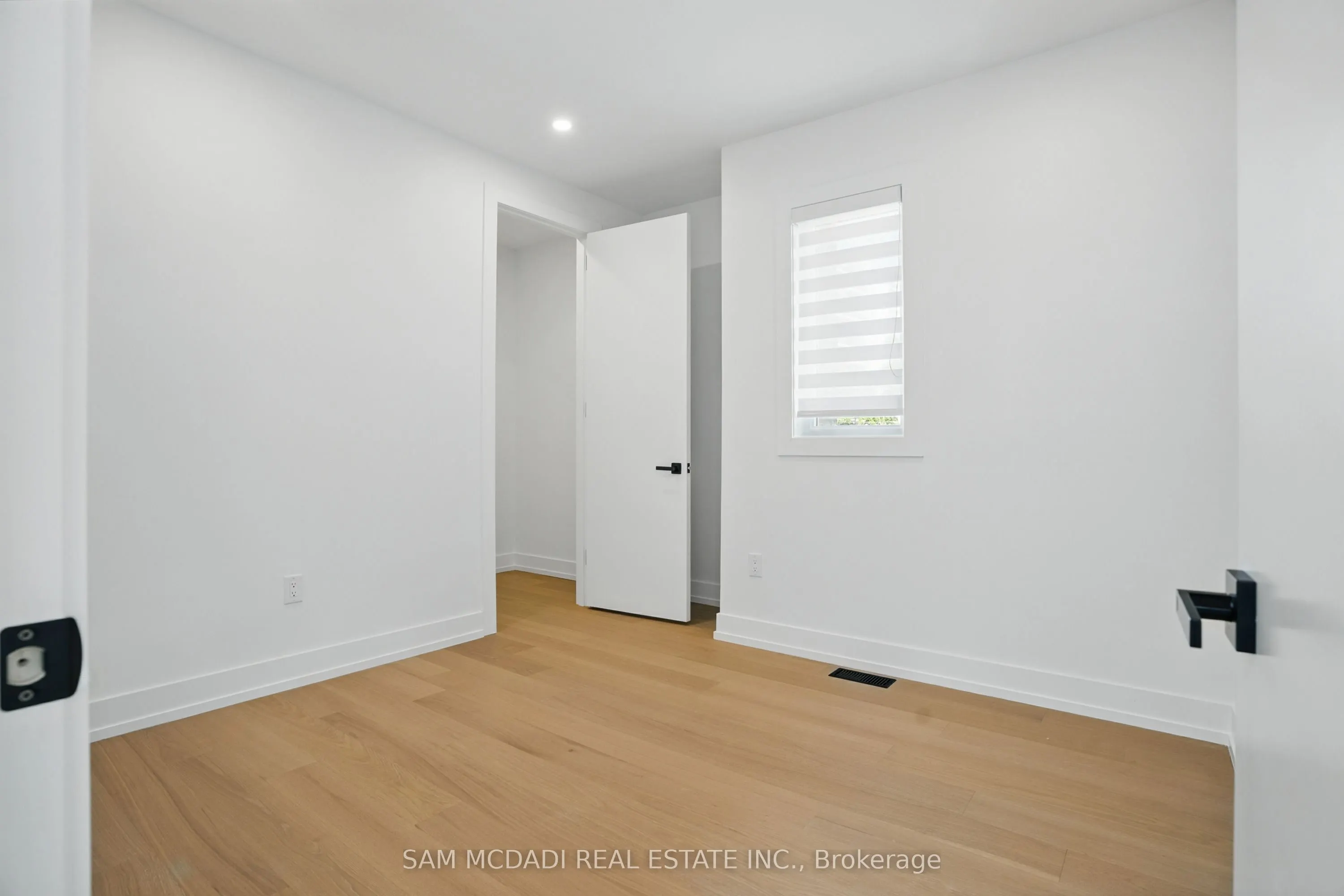 1039 Caven Street