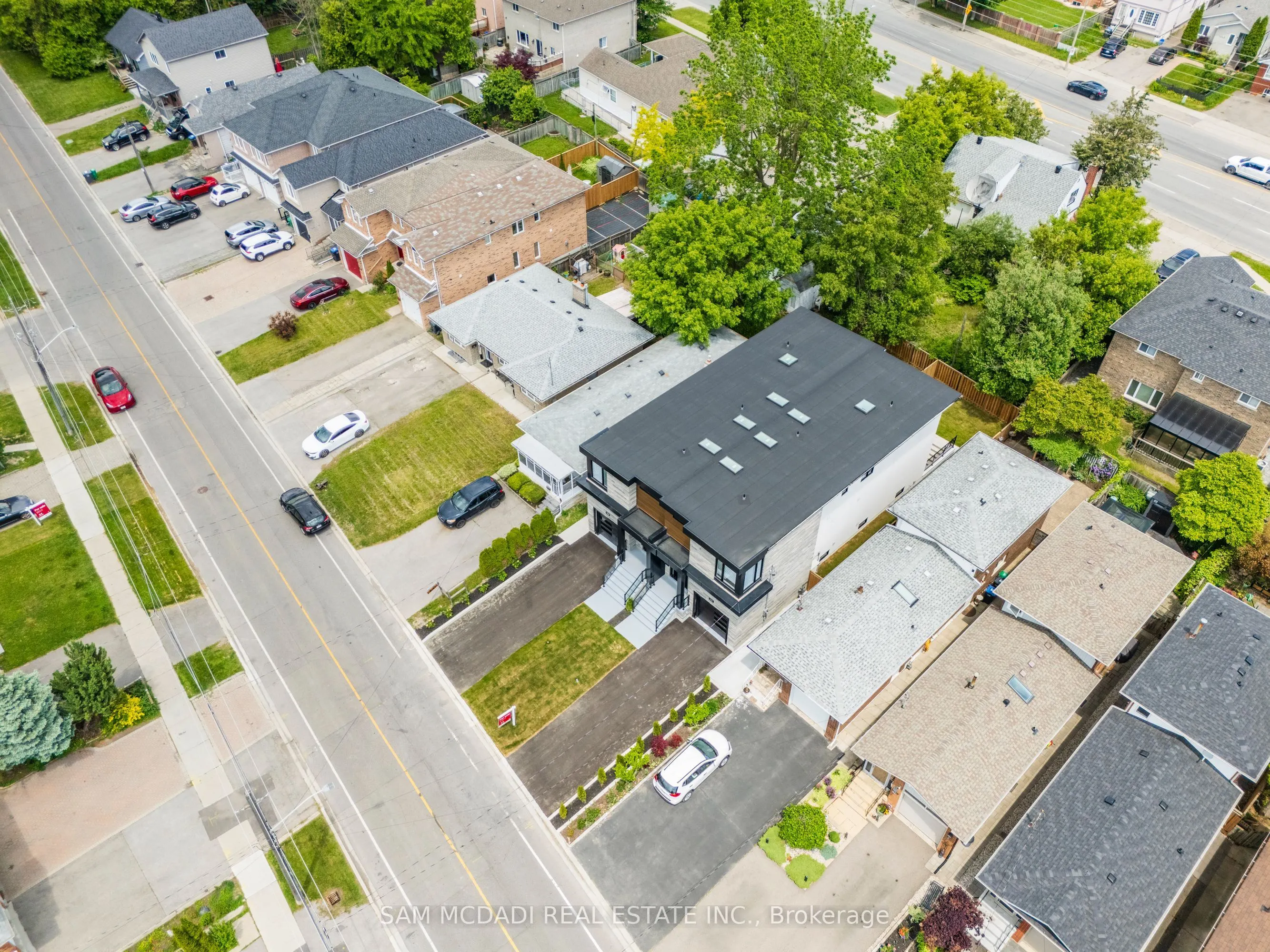 1039 Caven Street