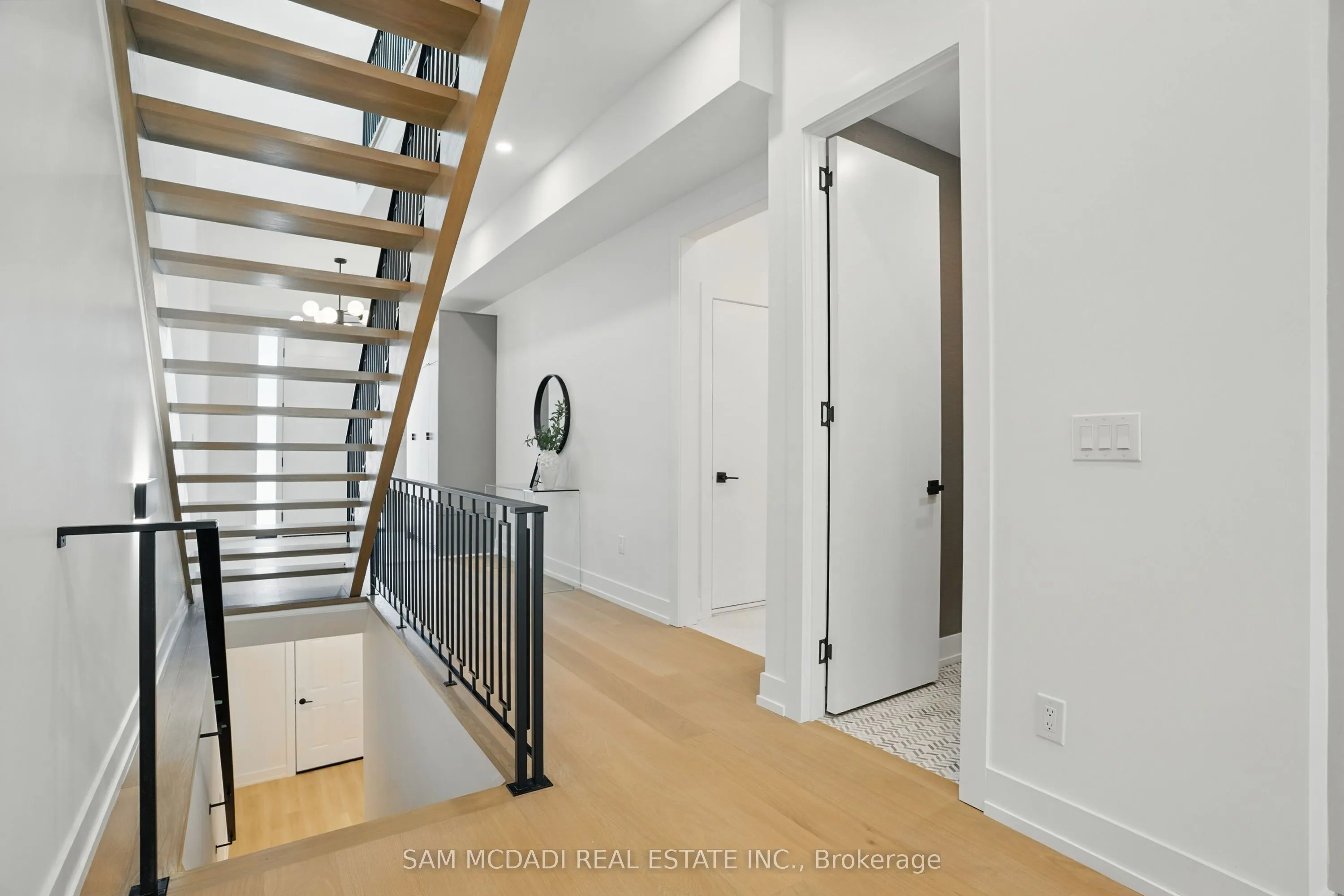 1039 Caven Street