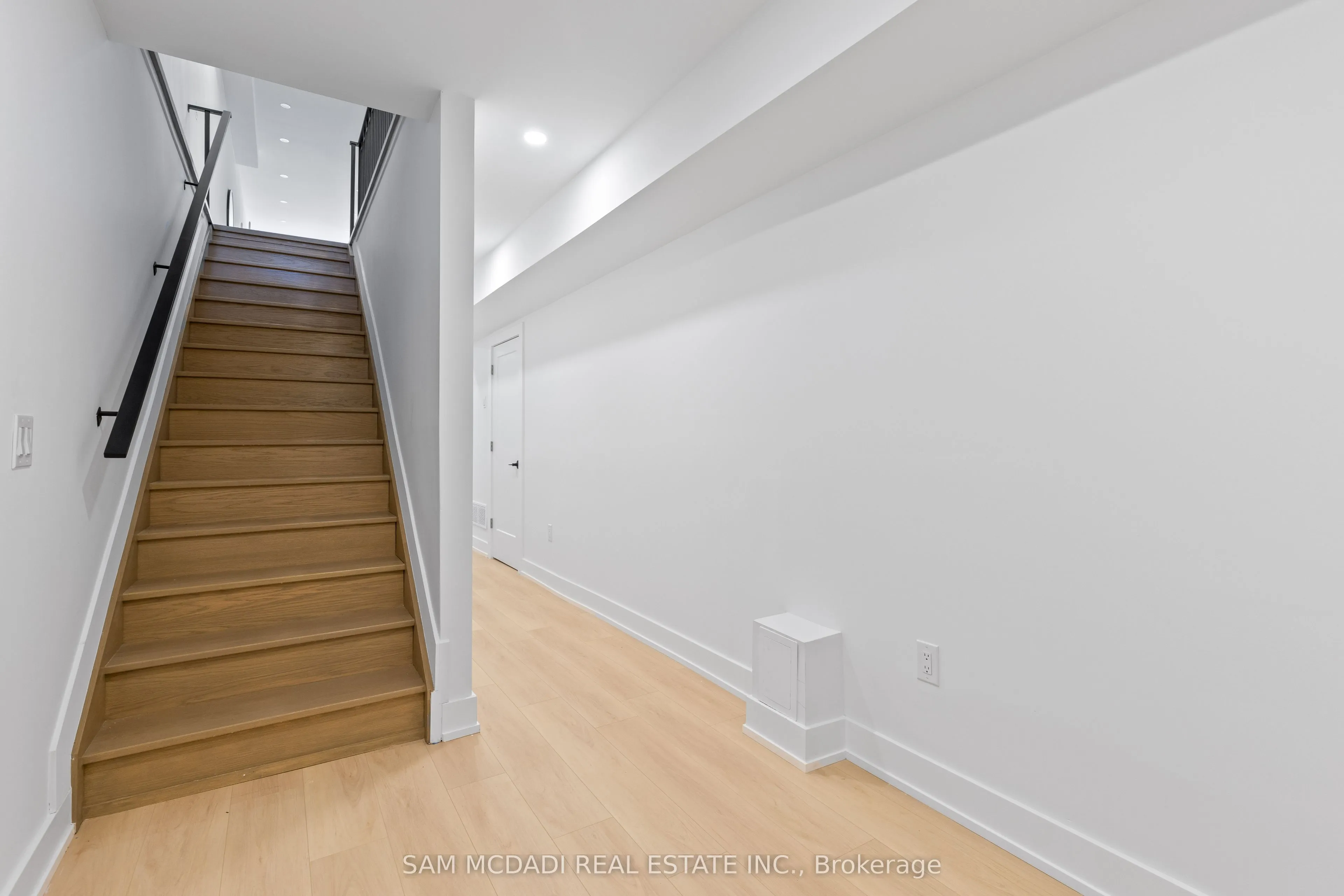 1037 Caven Street