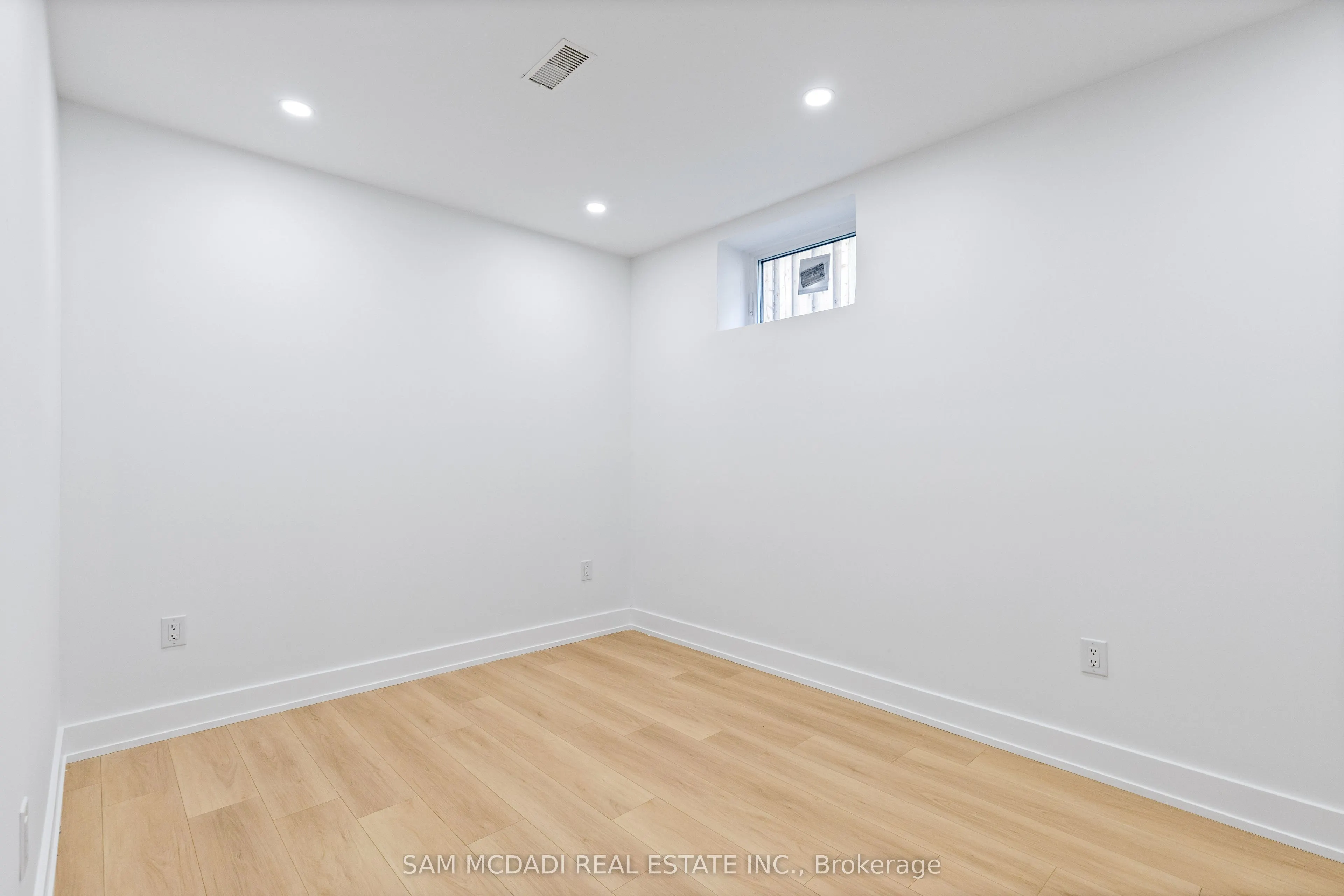 1037 Caven Street