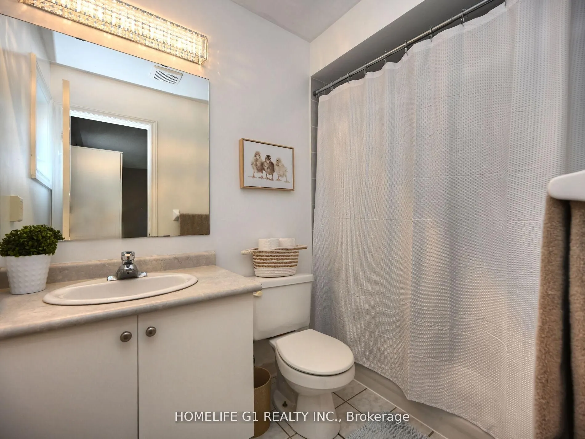 8 Ridgemore Crescent