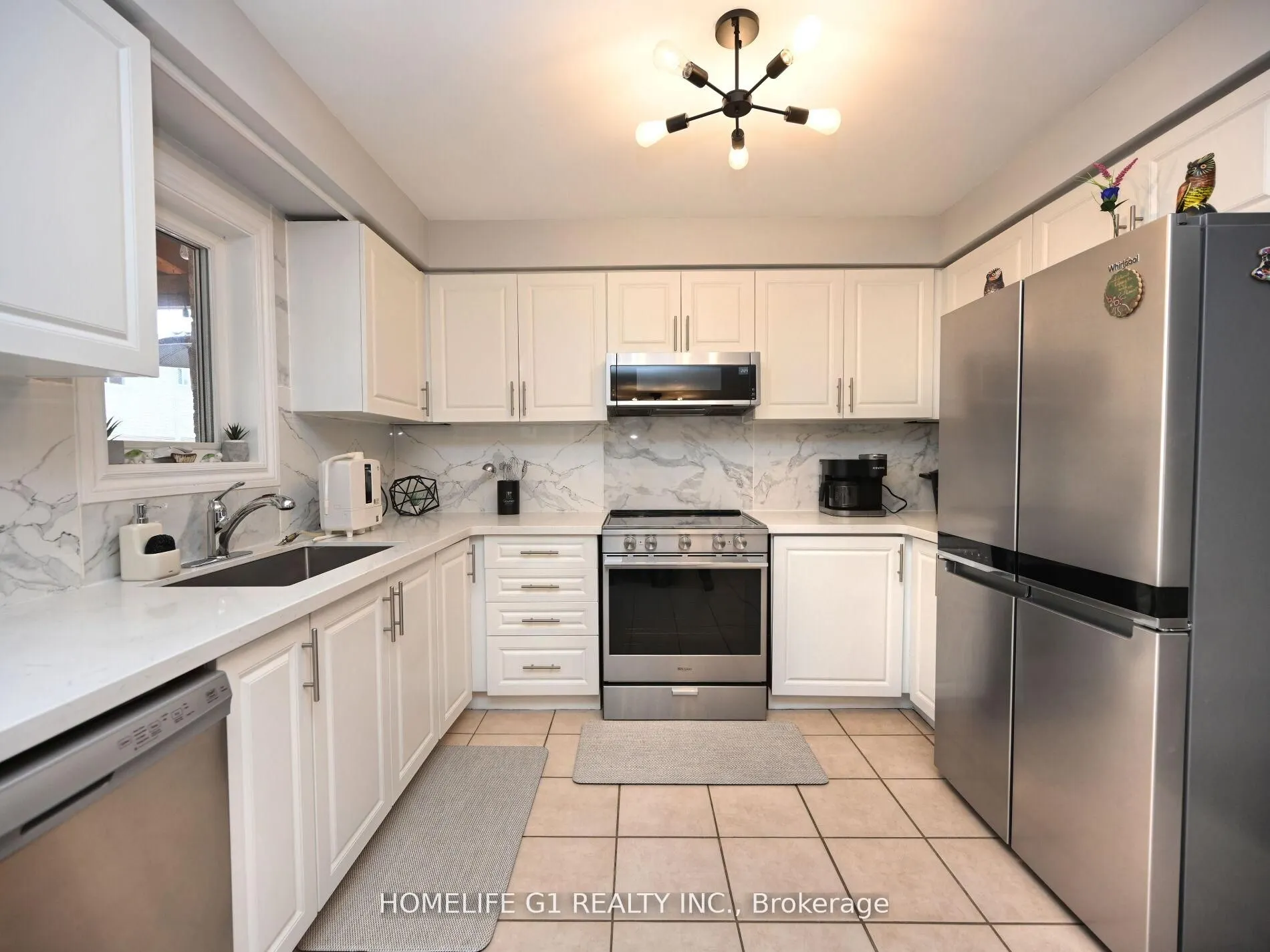 8 Ridgemore Crescent