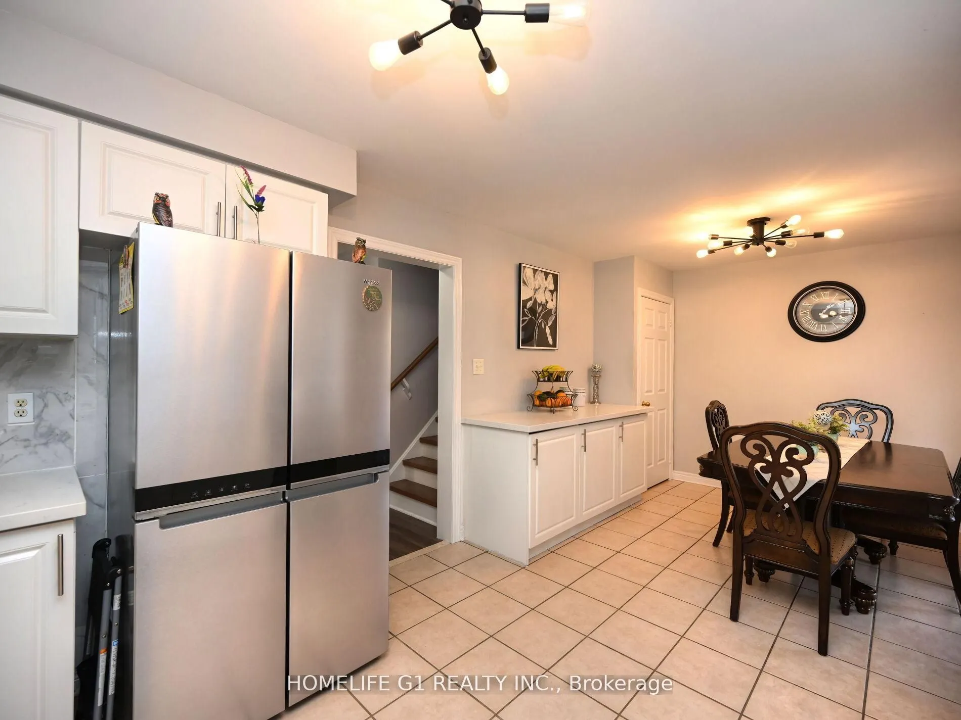 8 Ridgemore Crescent