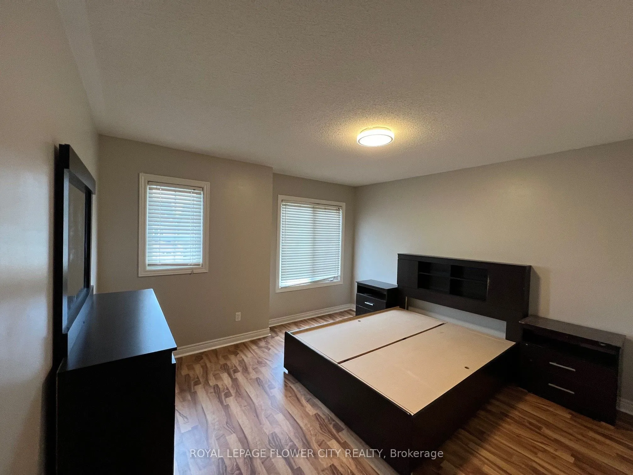 7279 Village Walk