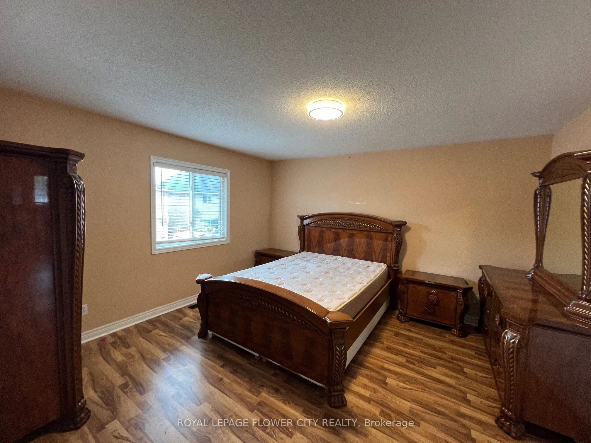 7279 Village Walk