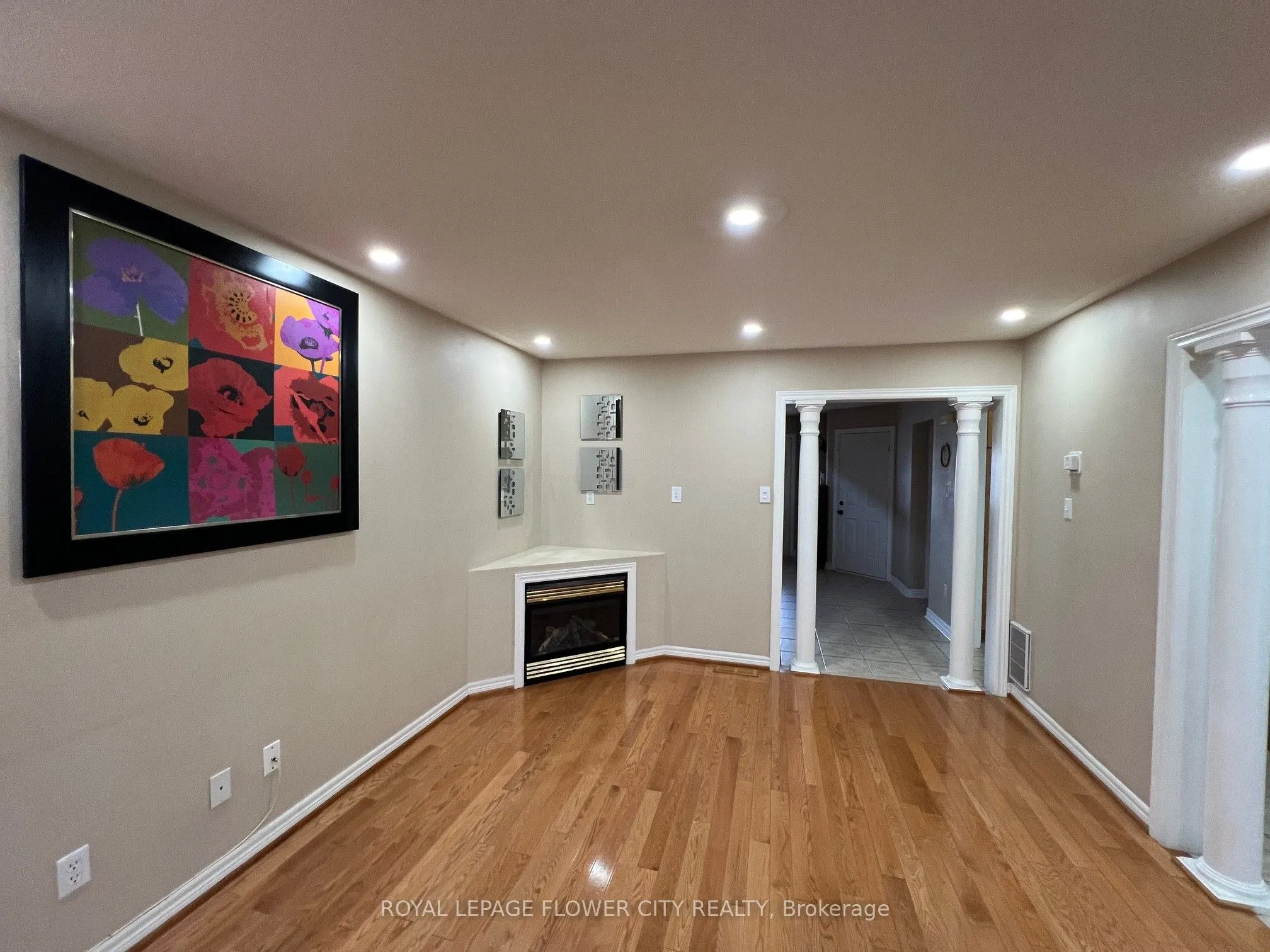 7279 Village Walk