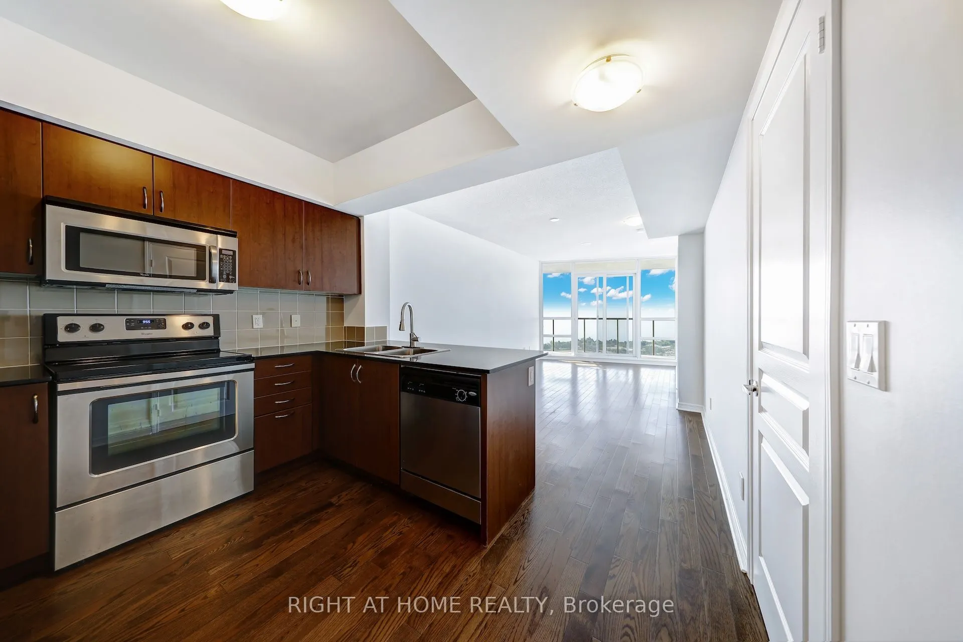 2230 Lakeshore Boulevard W, #2701