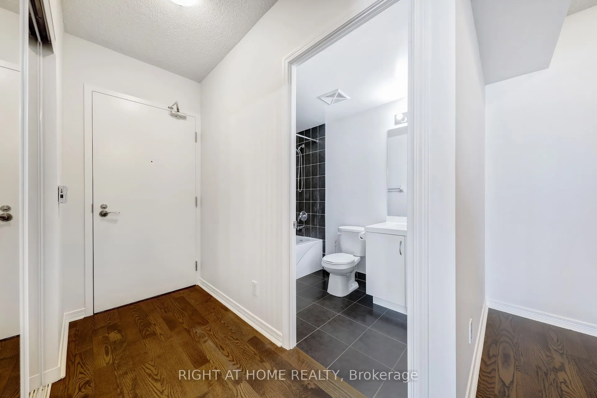 2230 Lakeshore Boulevard W, #2701