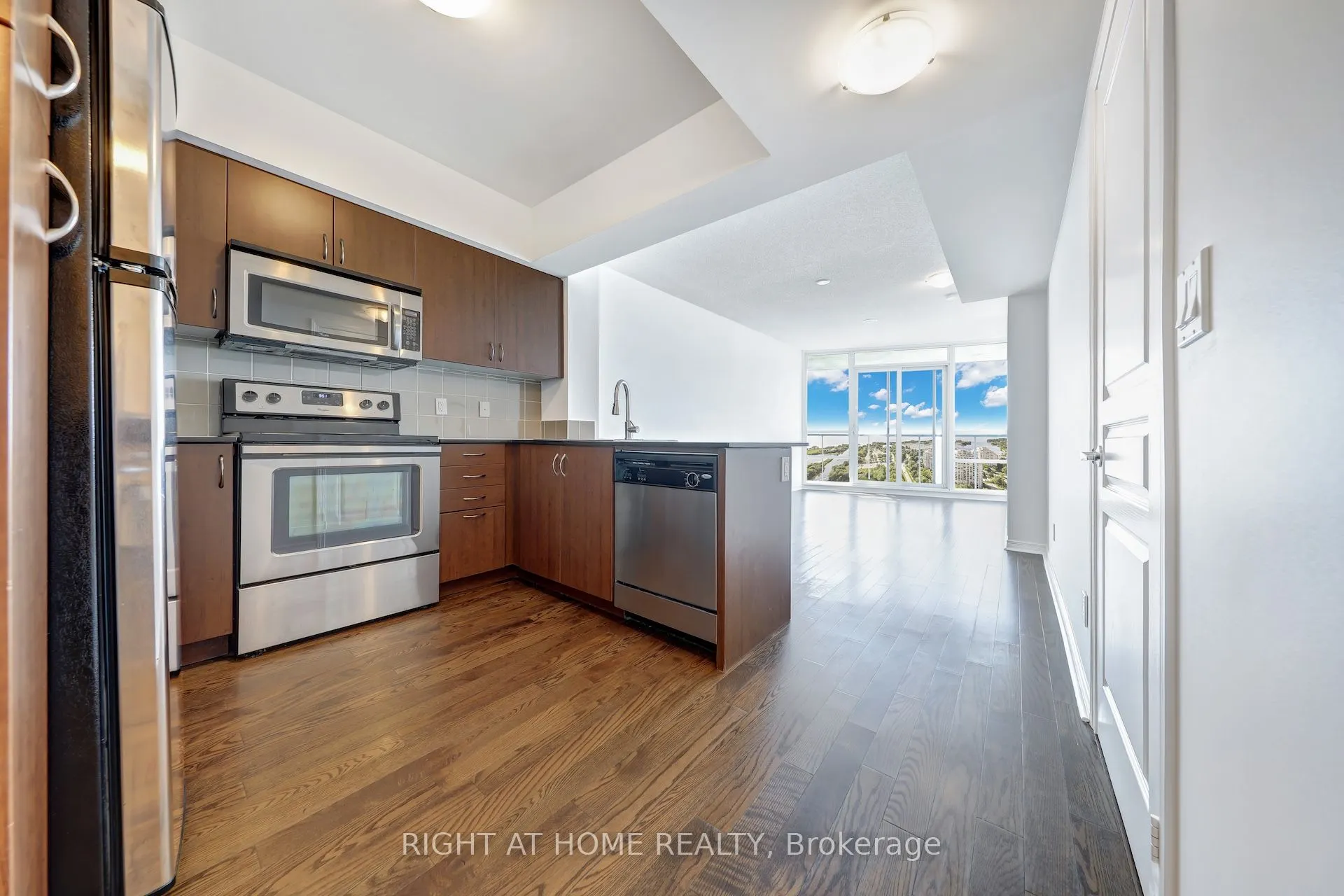 2230 Lakeshore Boulevard W, #2701