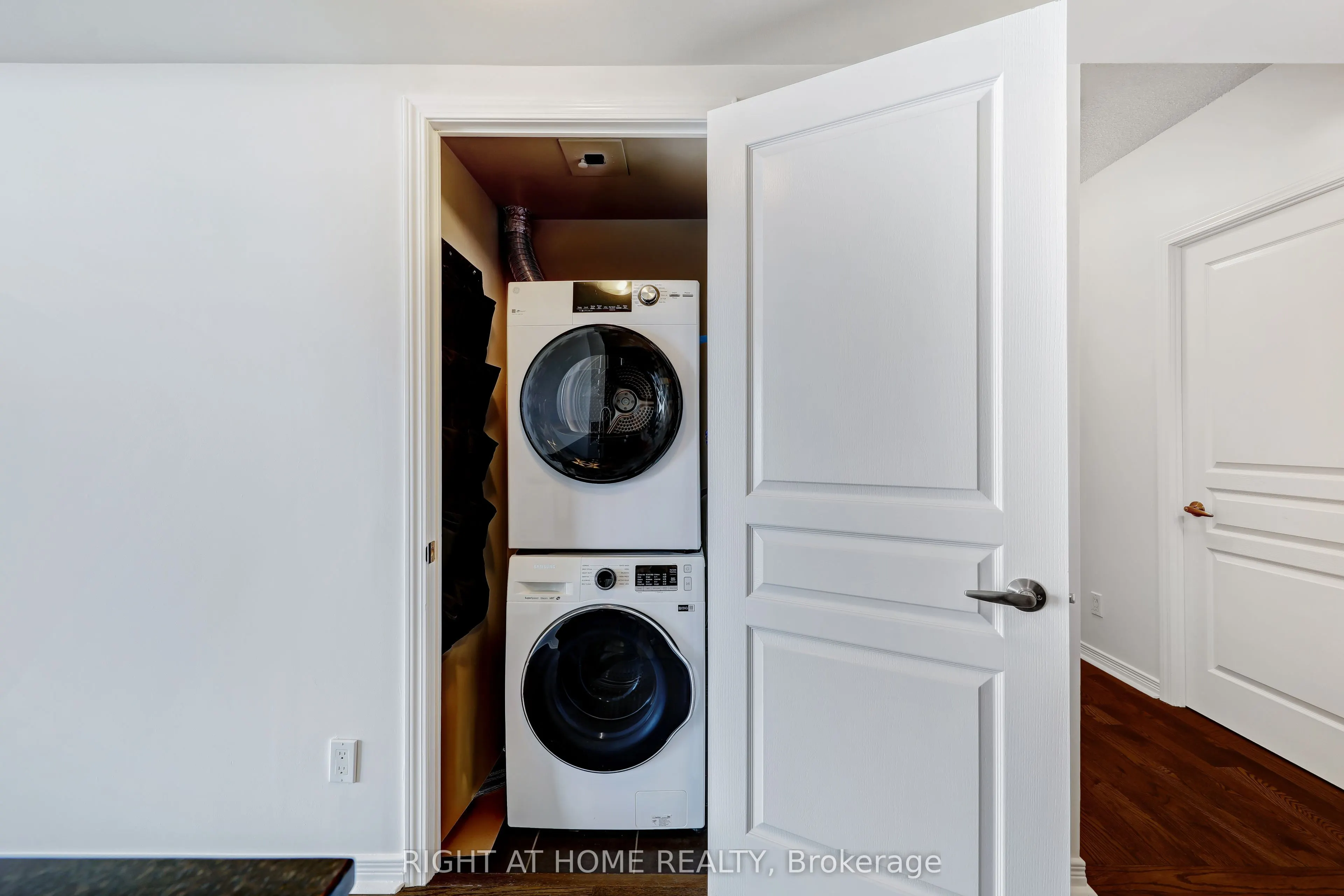 2230 Lakeshore Boulevard W, #2701