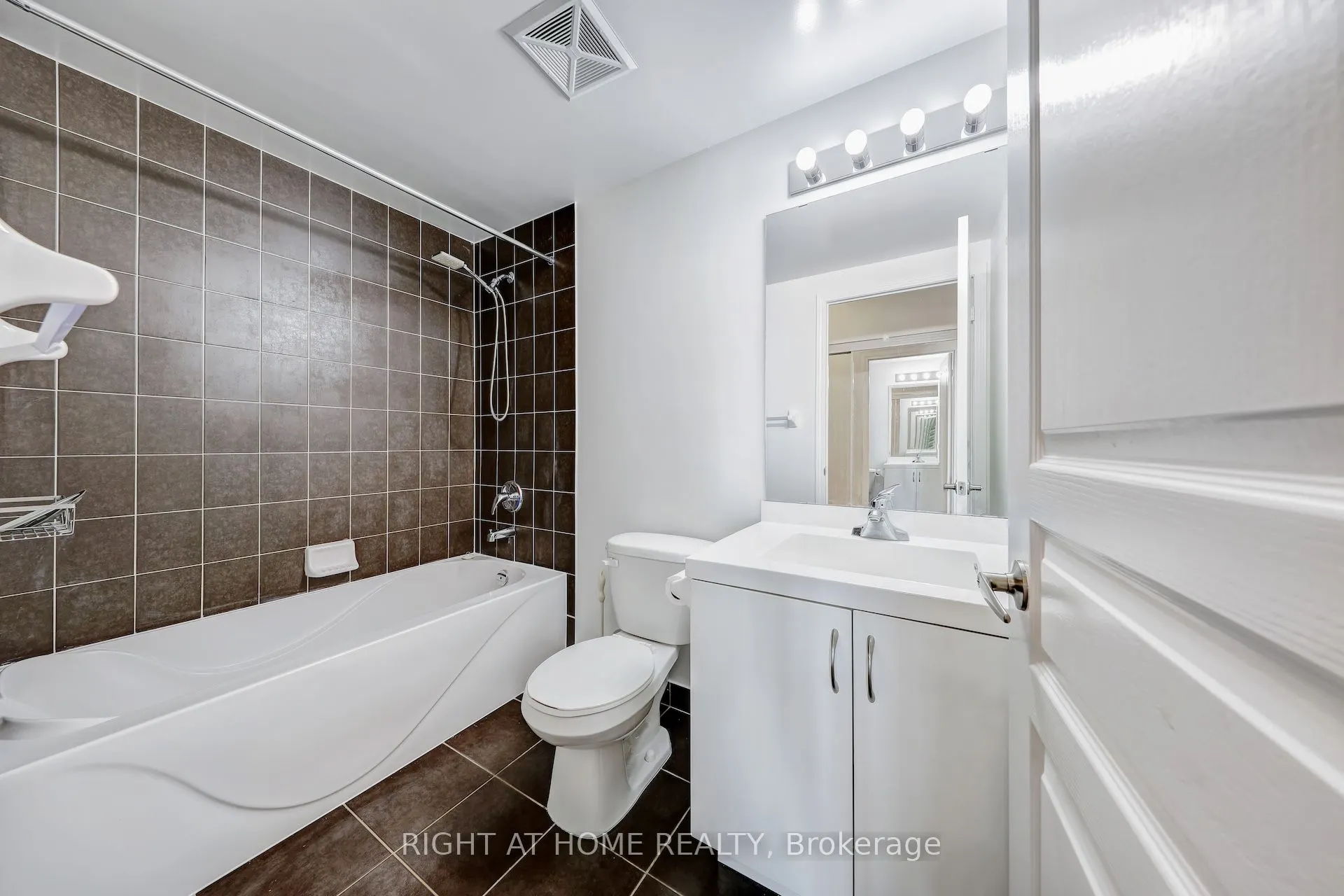 2230 Lakeshore Boulevard W, #2701